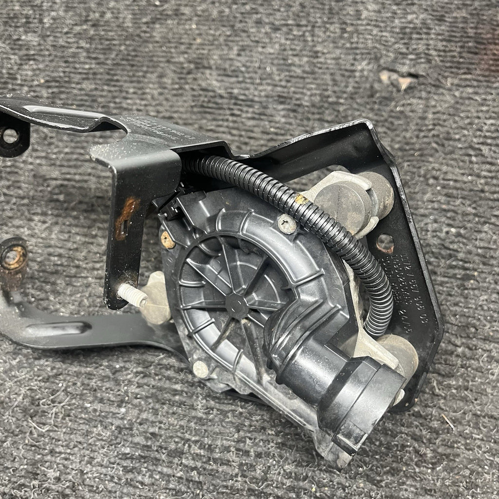 ☑️ OEM BMW E82 E88 E90 E91 E92 E93 128 328 N51 N52 Smog Air Injection Pump