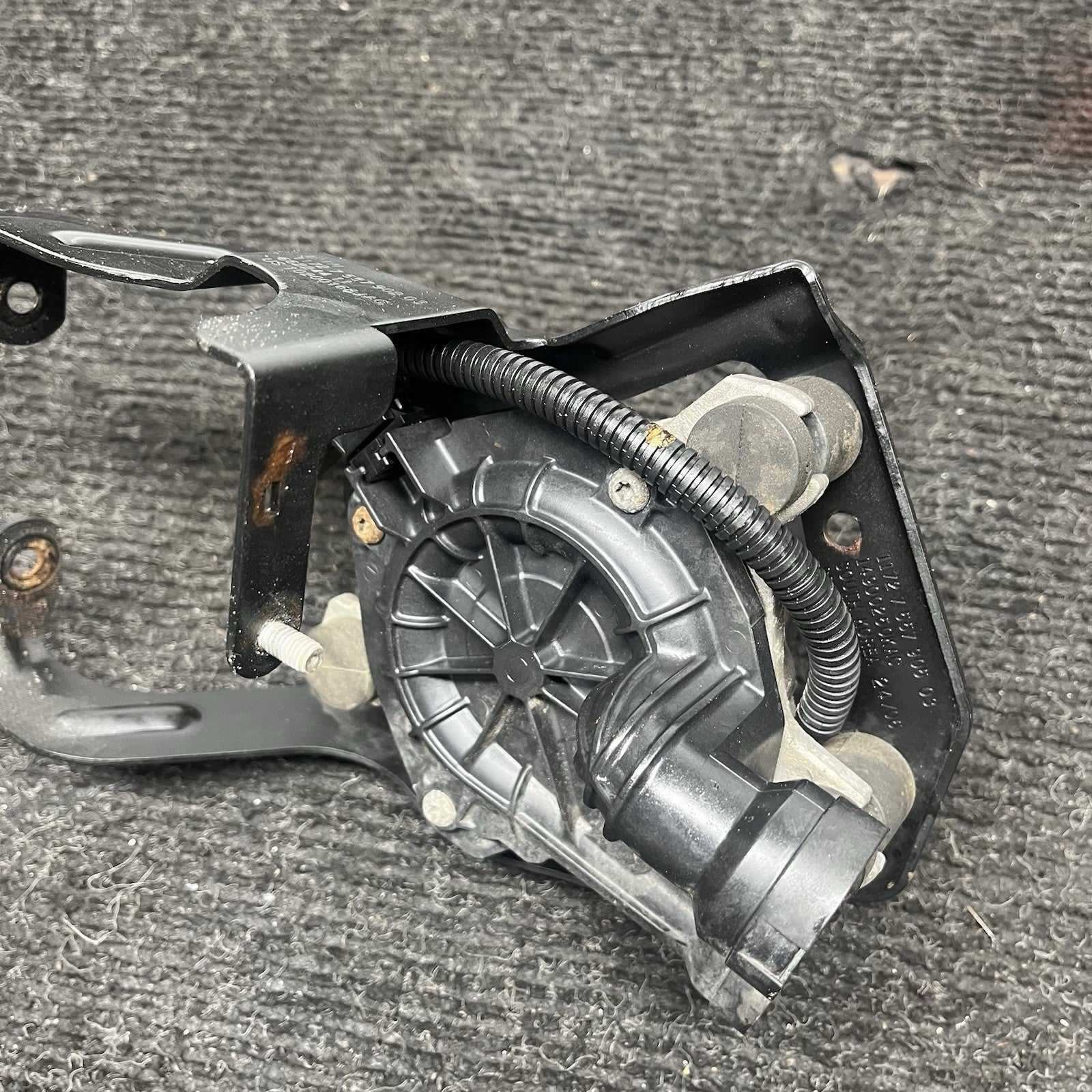 ☑️ OEM BMW E82 E88 E90 E91 E92 E93 128 328 N51 N52 Smog Air Injection Pump