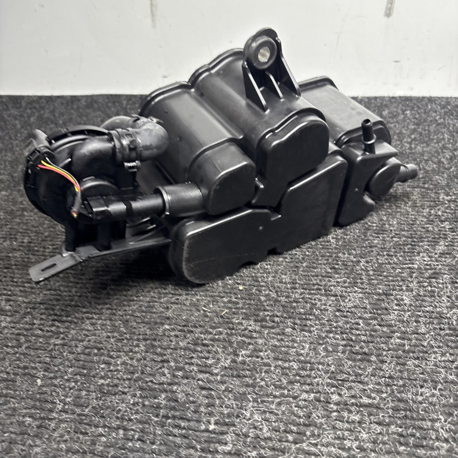☑️ 12-15 Audi A6 Fuel Vapor Charcoal Canister Assembly Genuine OEM 8K0201801C