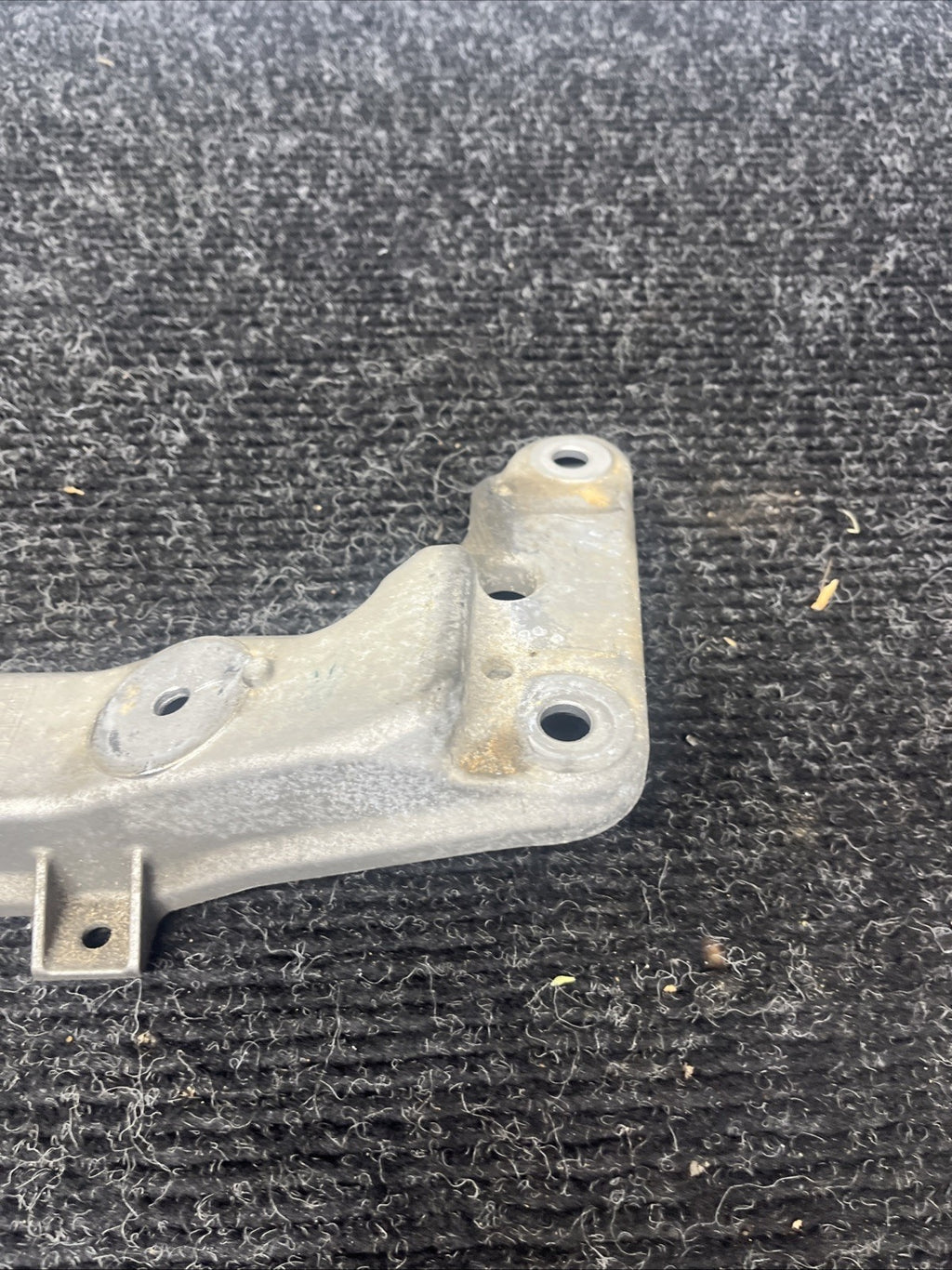 ☑️12-16 BMW F30 F32 RWD AUTOMATIC TRANSMISSION GEARBOX SUPPORT MOUNT BRACKET OEM