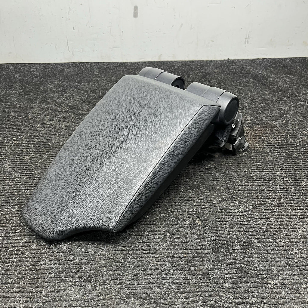 ☑️ 08-13 OEM BMW E88 E82 Center Console Armrest Tray Black Leather