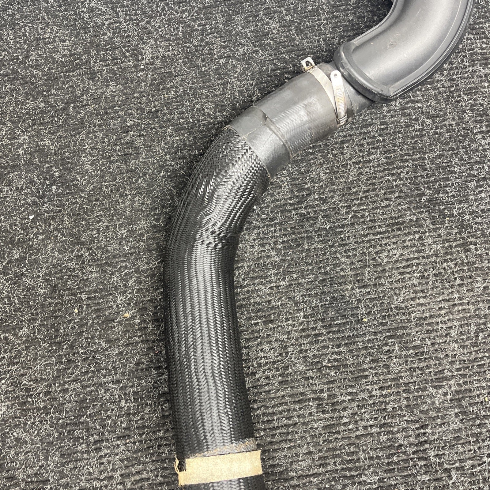 ☑️ 2013-2022 MASERATI LEVANTE 3.0L AIR INLET TUBE DUCT HOSE Y PIPE 670039138 OEM