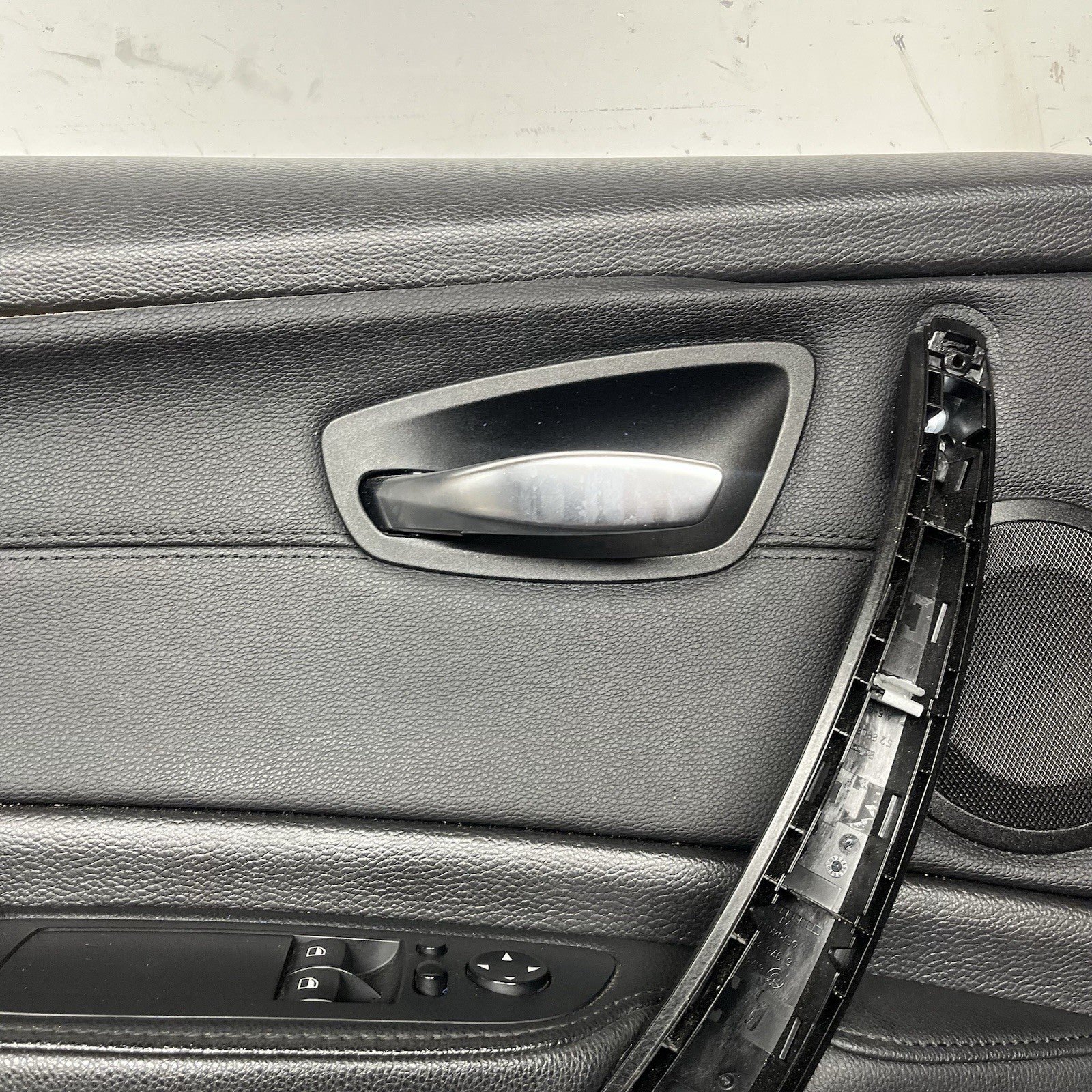 ☑️ 08-13 BMW E88 E82 135i 128i Front Driver Door Card Panel Vinyl Black