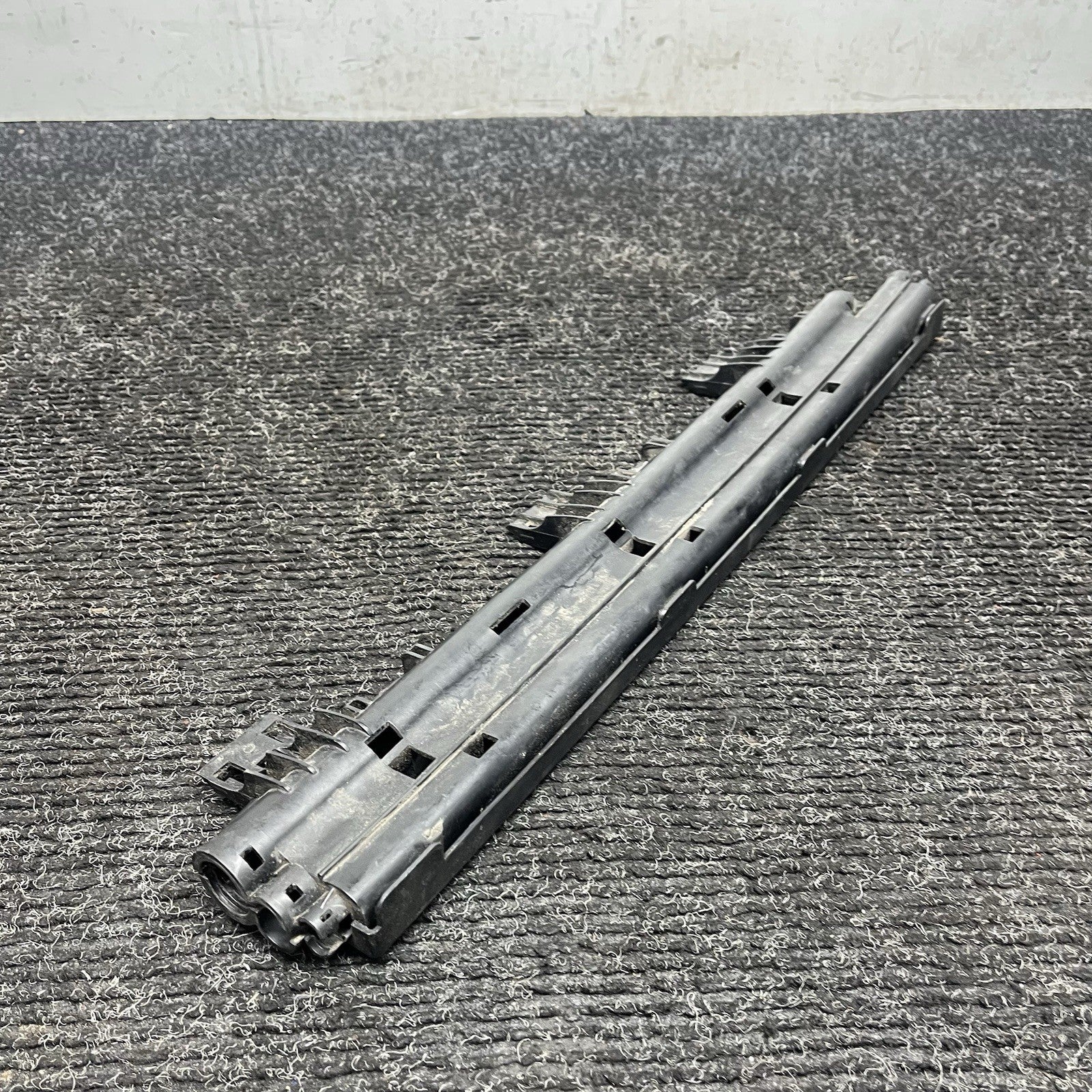 ☑️ 07-13 BMW 335i E92 E90 E93 Over Engine Upper Cable Duct Cover Channel 7532269