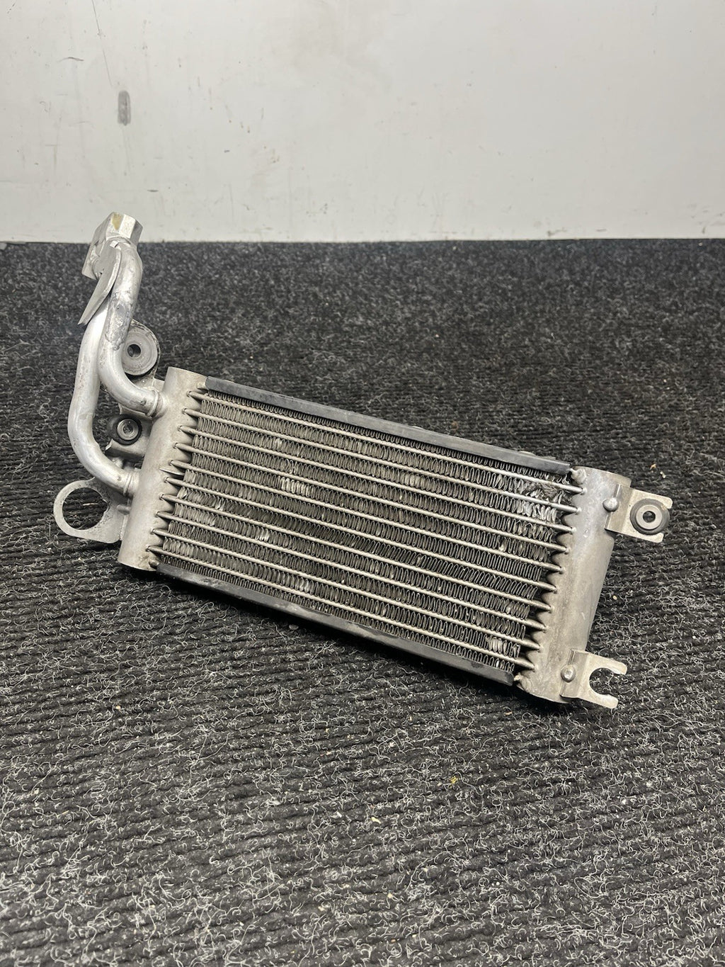 ☑️ 2008-2013 BMW E82 E88 E90 E92 E93 135i 335i N54 Factory Engine Oil Cooler OEM