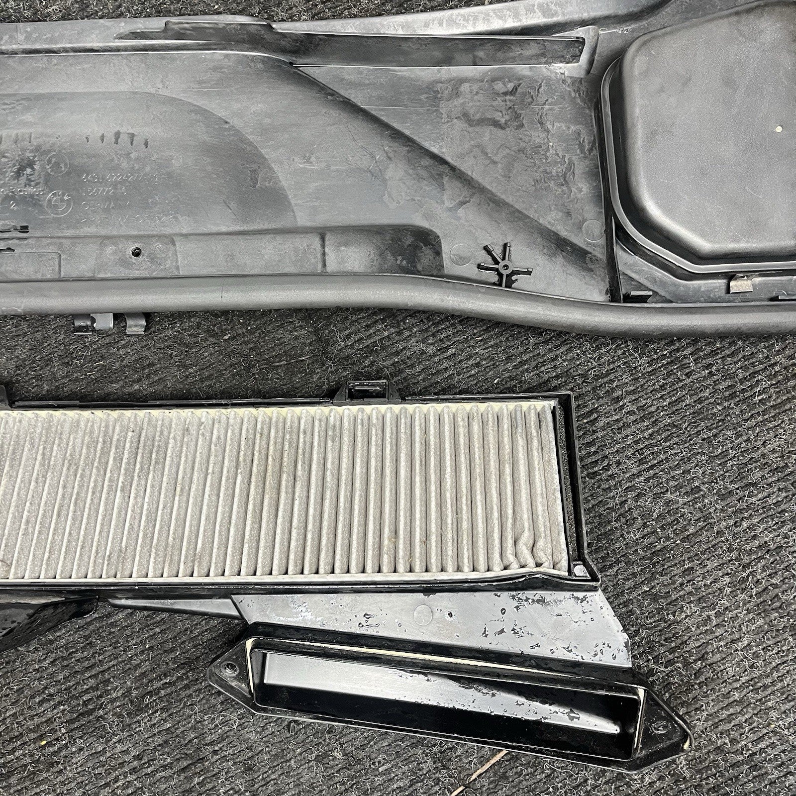☑️ 2006-2013 OEM BMW E90 E92 E93 335i Cabin Air Filter Cowl Housing COMPLETE SET
