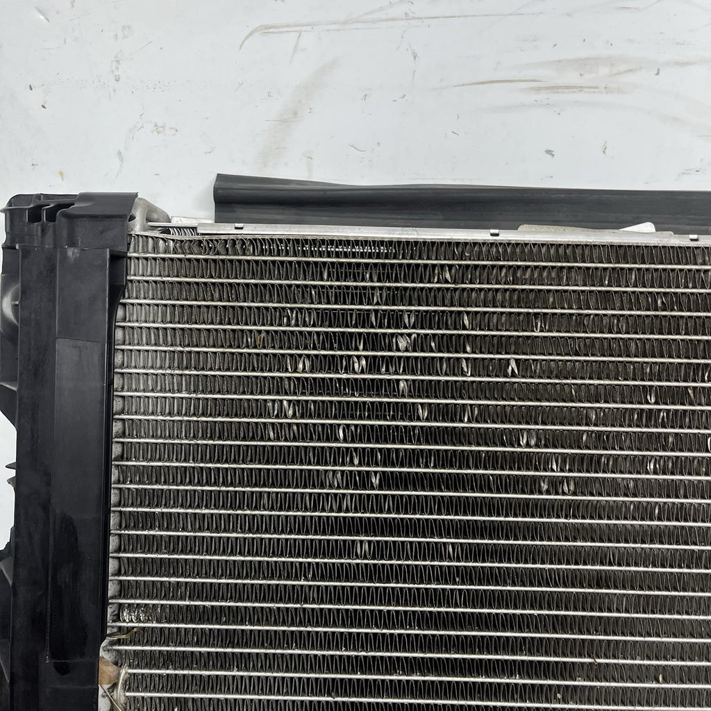 ☑️ BMW E88 E90 E92 135 335 N54 N55 Radiator Cooling Fan Assembly OEM