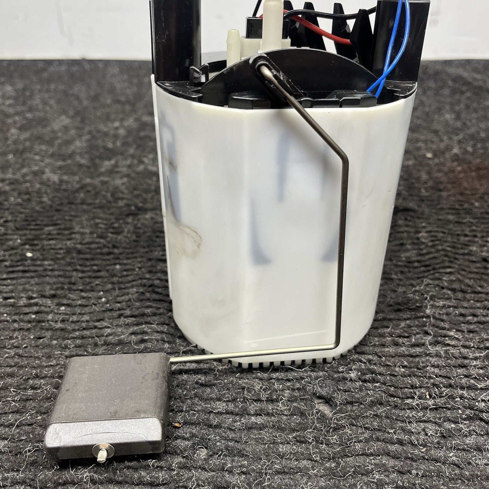 ☑️ 06-13 BMW E82 E88 E90 E91 E92 E93 135I 335I Fuel Pump OE