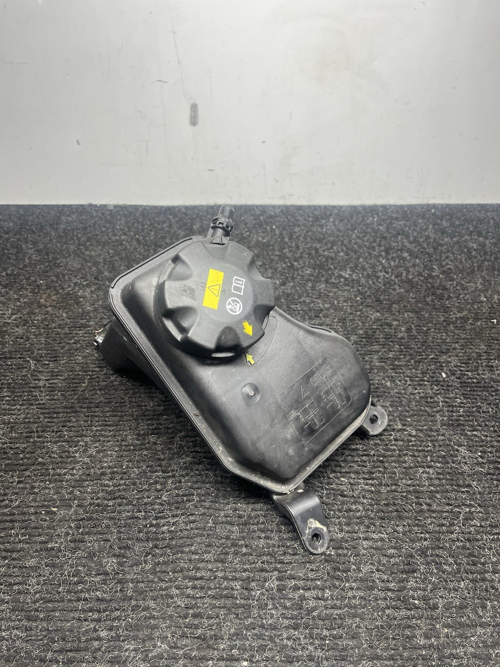 ☑️ 06-13 BMW E82 E88 E90 E92 E93 Radiator Expansion Tank Coolant Reservoir OEM