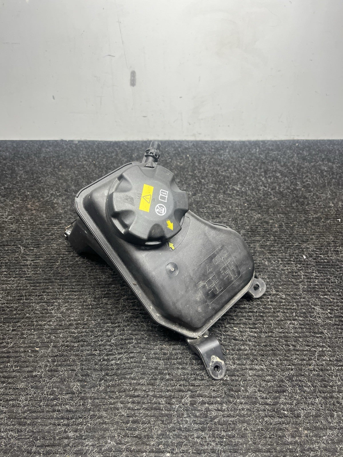 ☑️ 06-13 BMW E82 E88 E90 E92 E93 Radiator Expansion Tank Coolant Reservoir OEM
