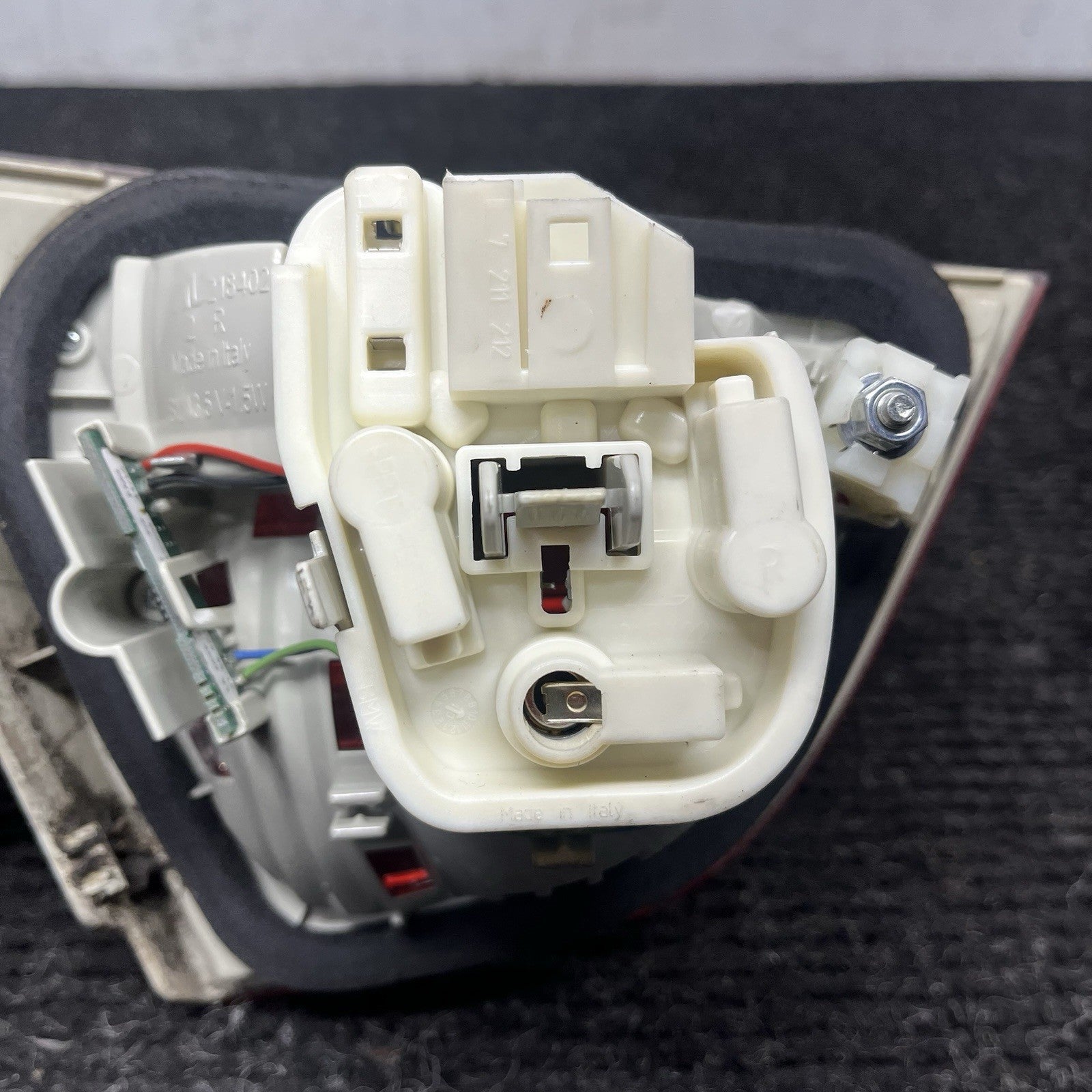 ☑️ 09-11 OEM BMW E90 LCI Sedan Rear Passenger Side Inner Tail Light Trunk Lid