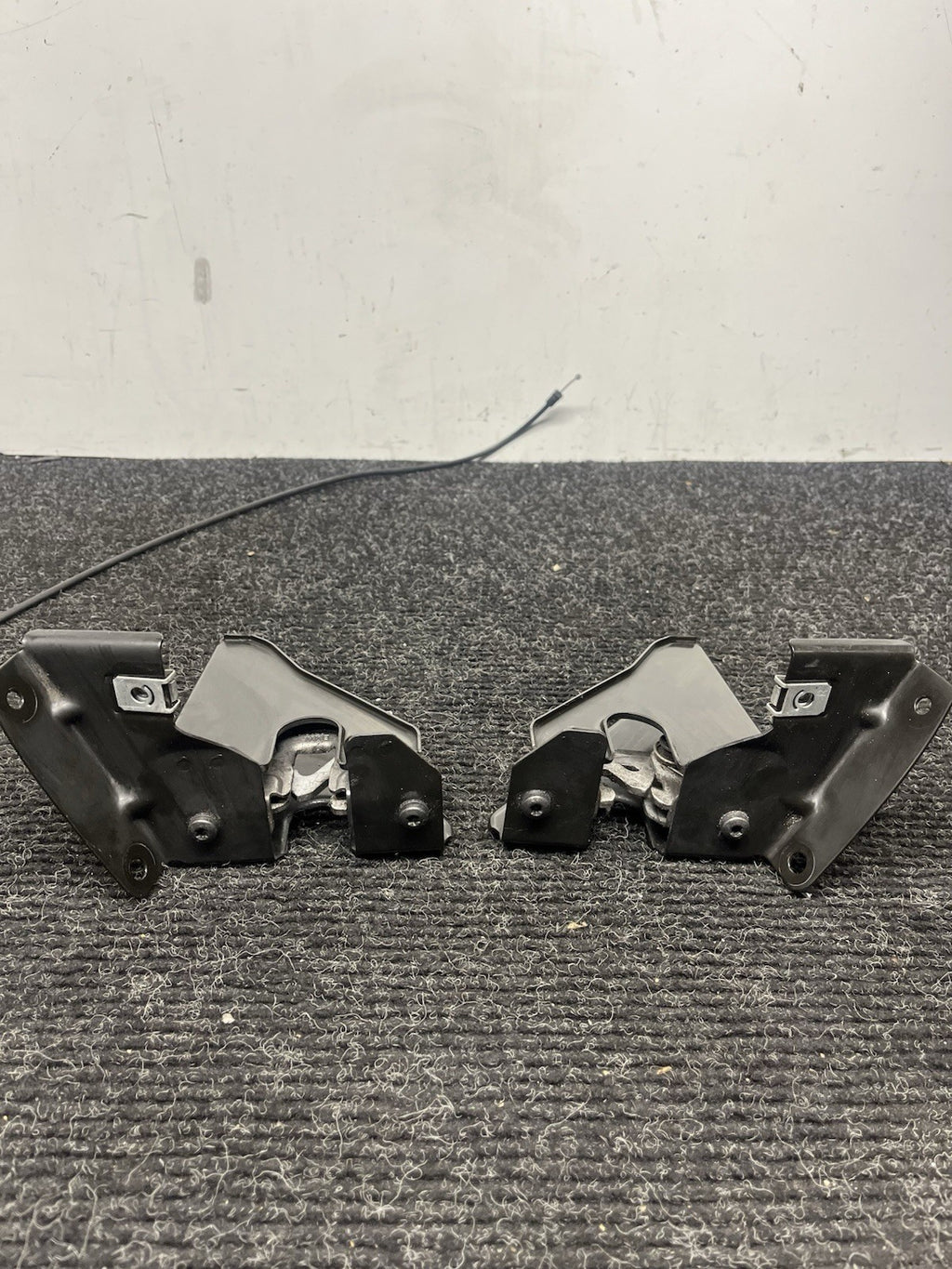 ☑️07-13 BMW 330i 328i 335i E90 E92 E93 Hood Latch and Mounting Bracket Set Cable