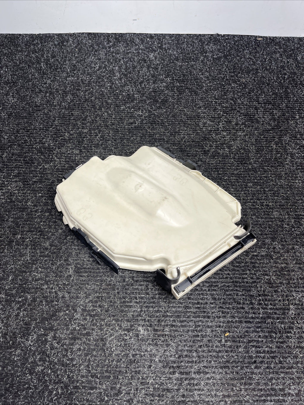 ☑️ BMW E88 E82 E90 E92 E84 DME ECU Electronic Computer Box Top Cover Housing OEM