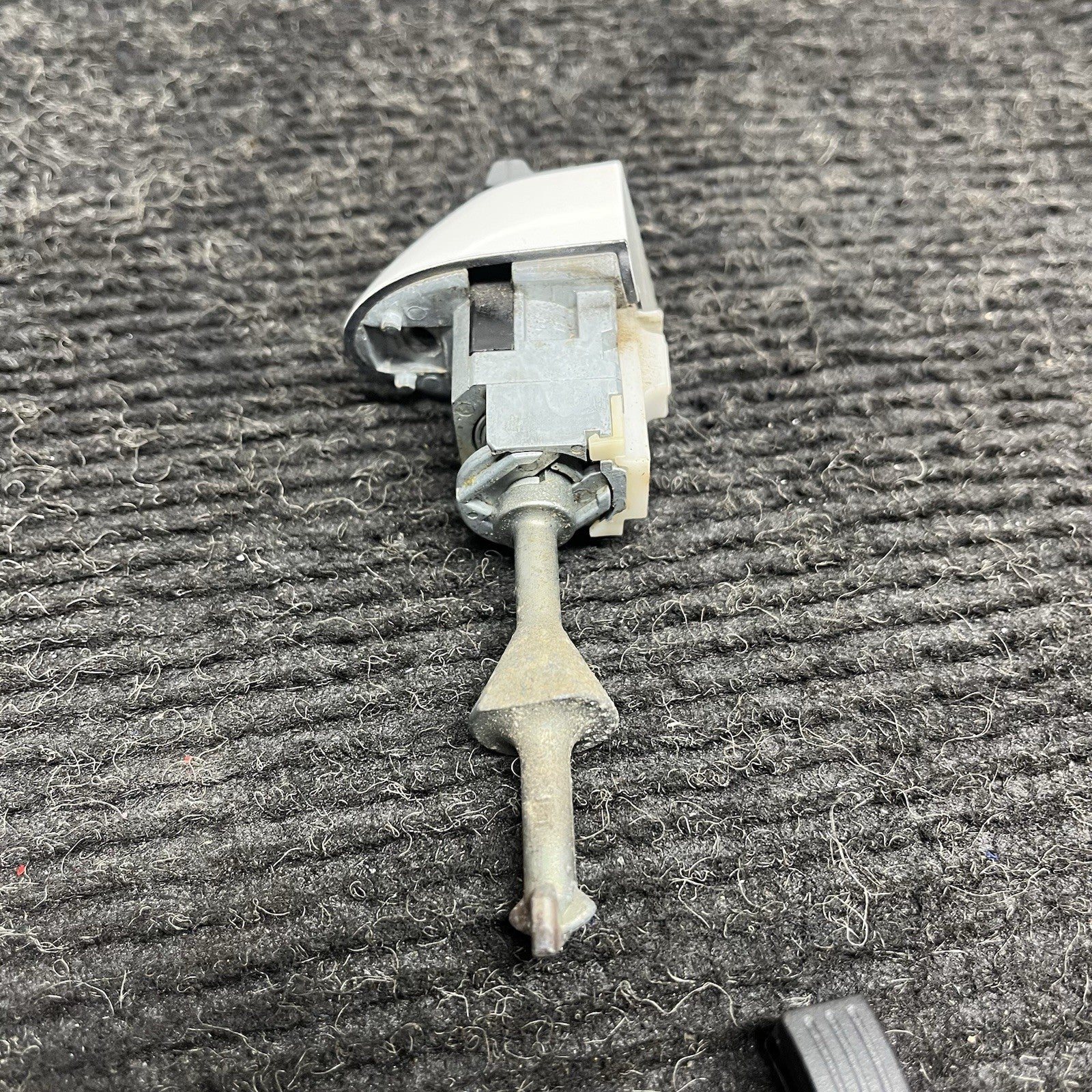 ☑️ 2008-2013 BMW E82 E88 135 Exterior Driver Door Handle Key Lock Set White OEM