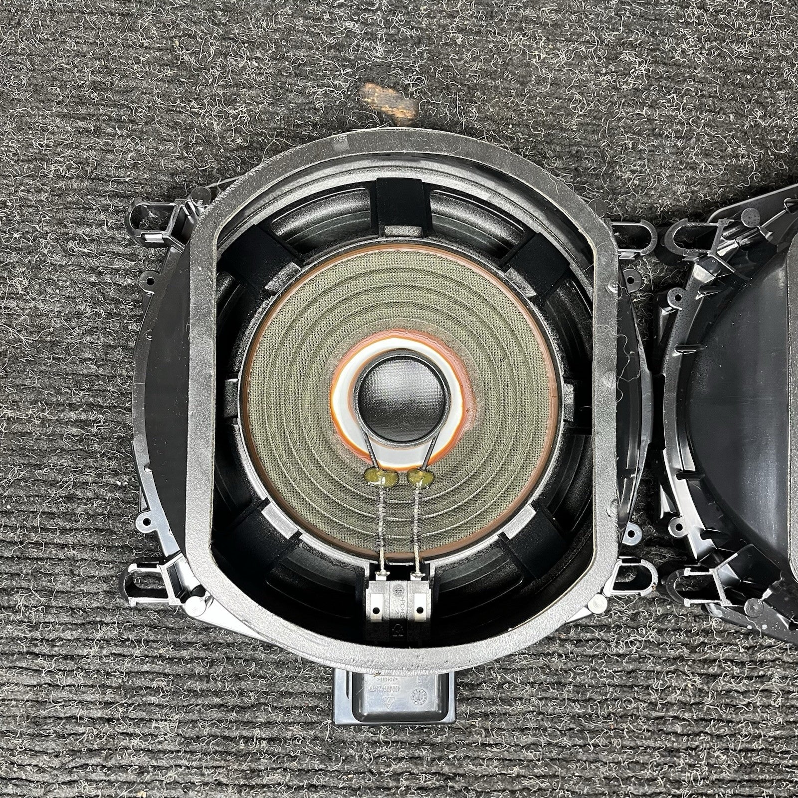 ☑️ 2011-2014 BMW X3 X5 Floor Speaker Subwoofer Pair 65139218695 OEM
