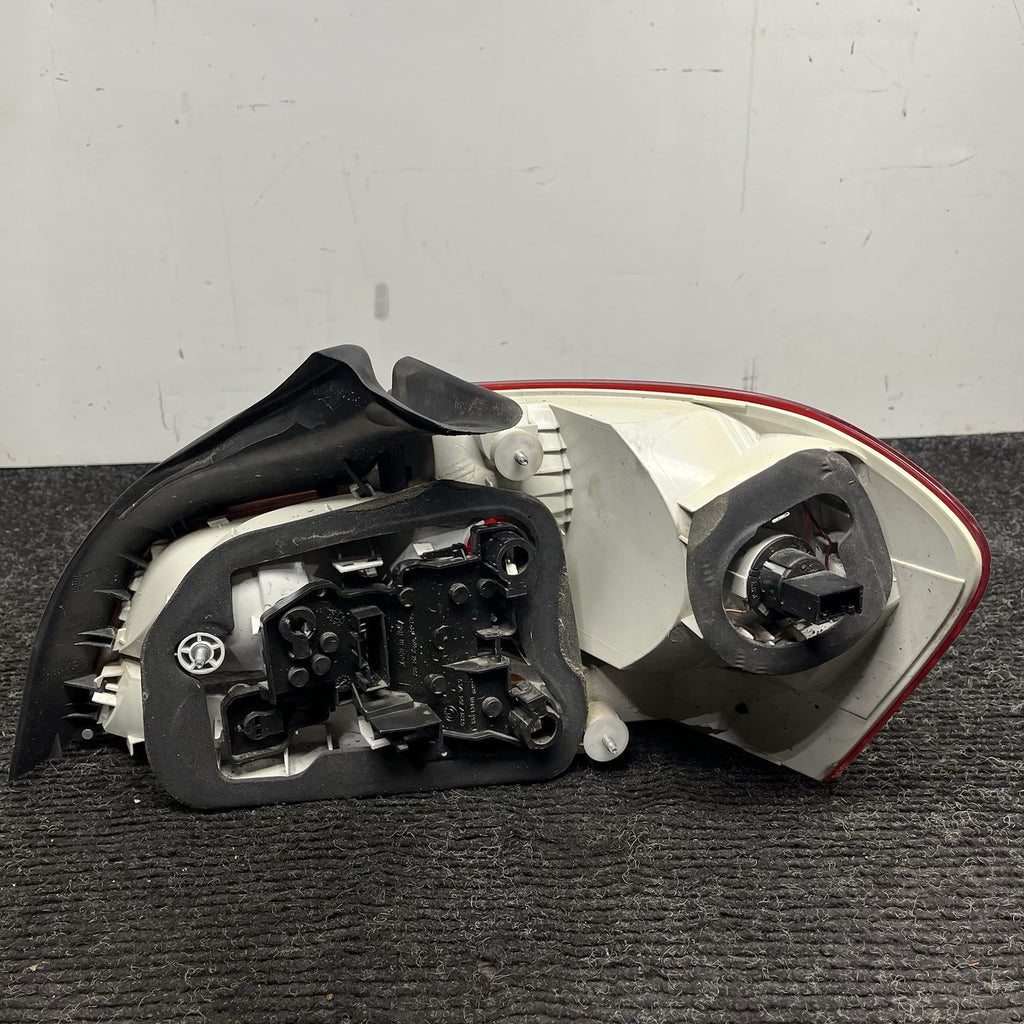 ☑️ 08-11 BMW E82 E88 128i 135i Rear Left Driver Side Tail Light Lamp 4869809 OEM