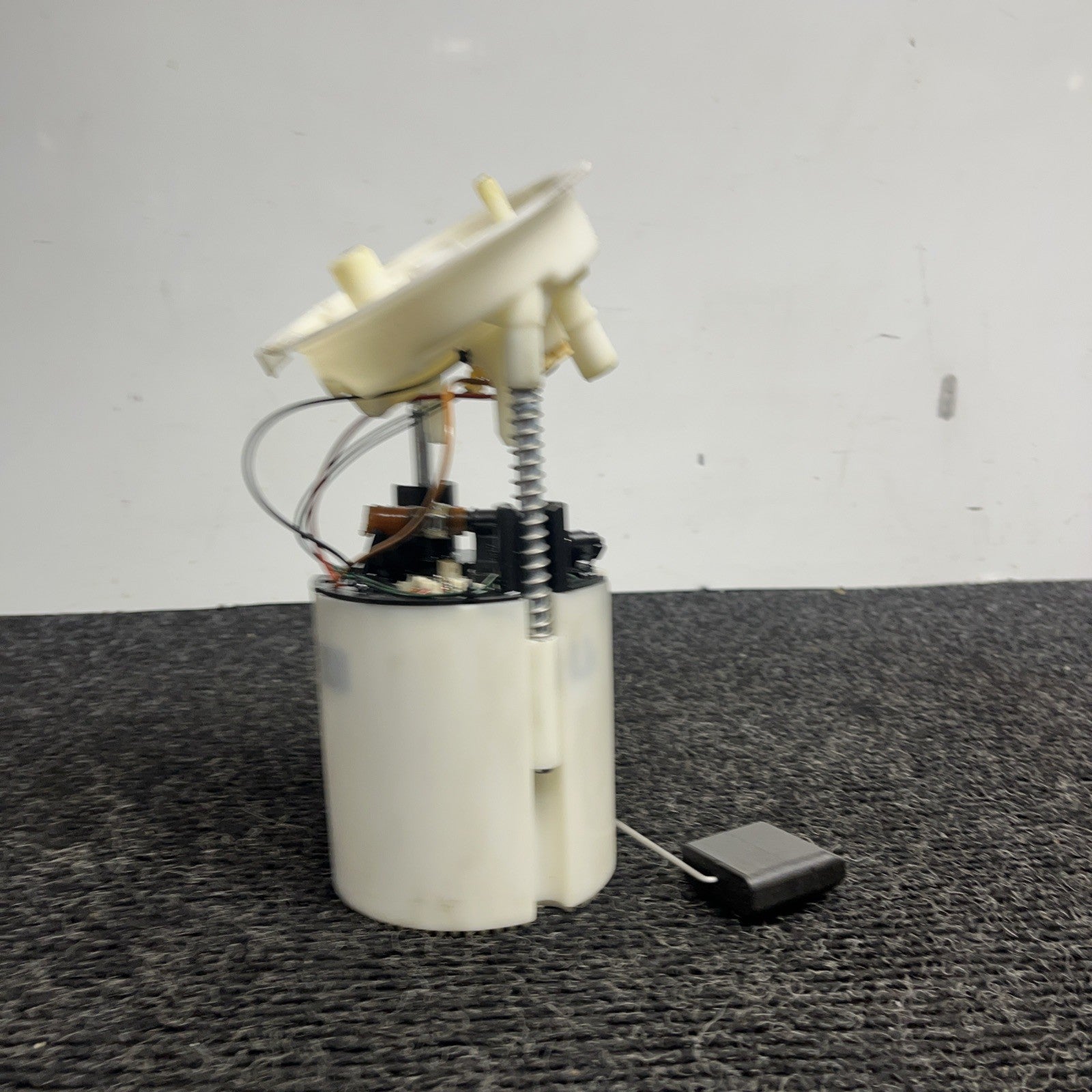 ☑️ 06-13 BMW E82 E88 E90 E91 E92 E93 128I 135I 328I 335I Fuel Pump Sending OEM