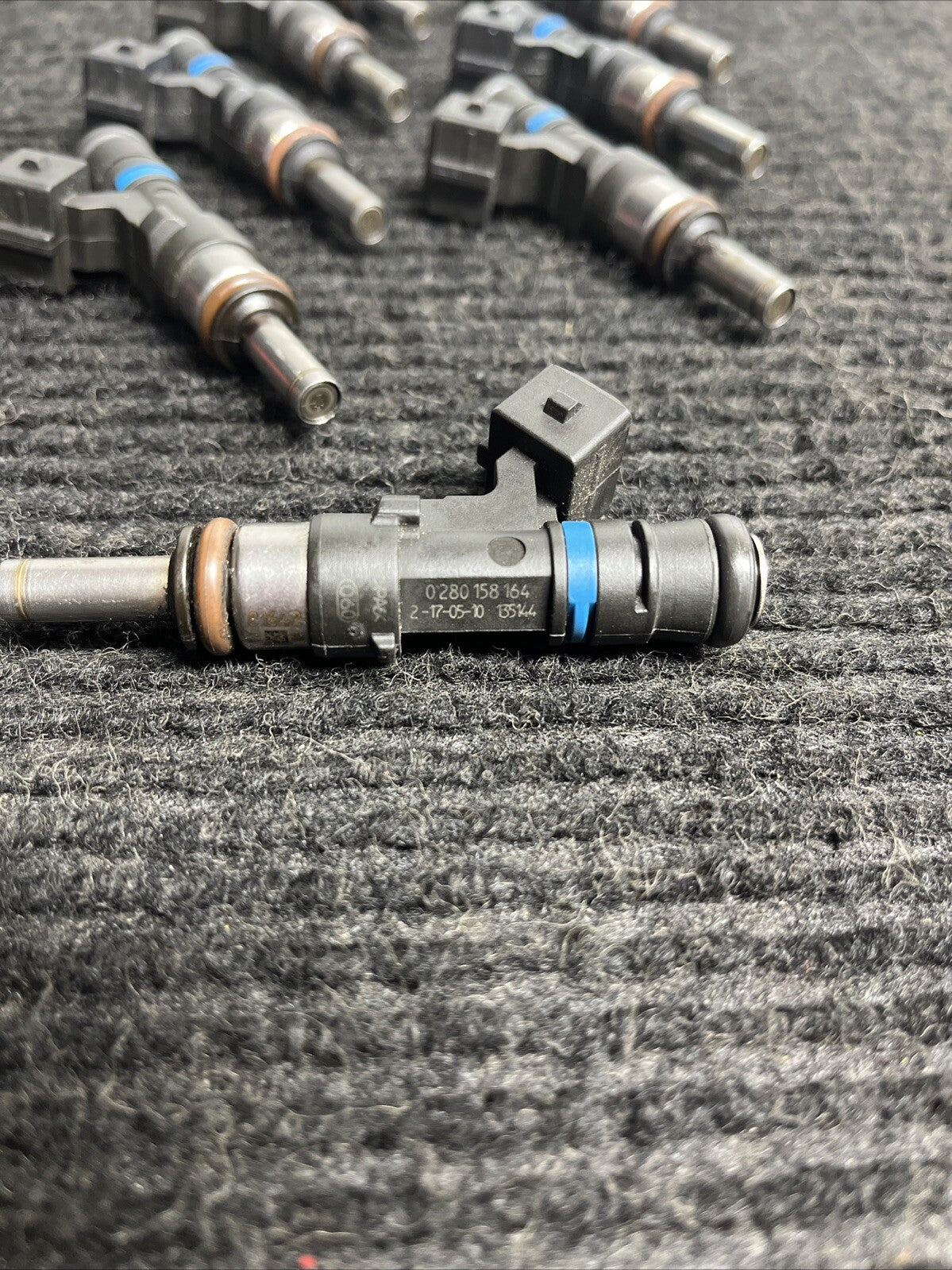 ☑️ 2008-13 OEM BMW E90 E92 E93 M3 S65 Fuel Injector Set (8) - 13647838440