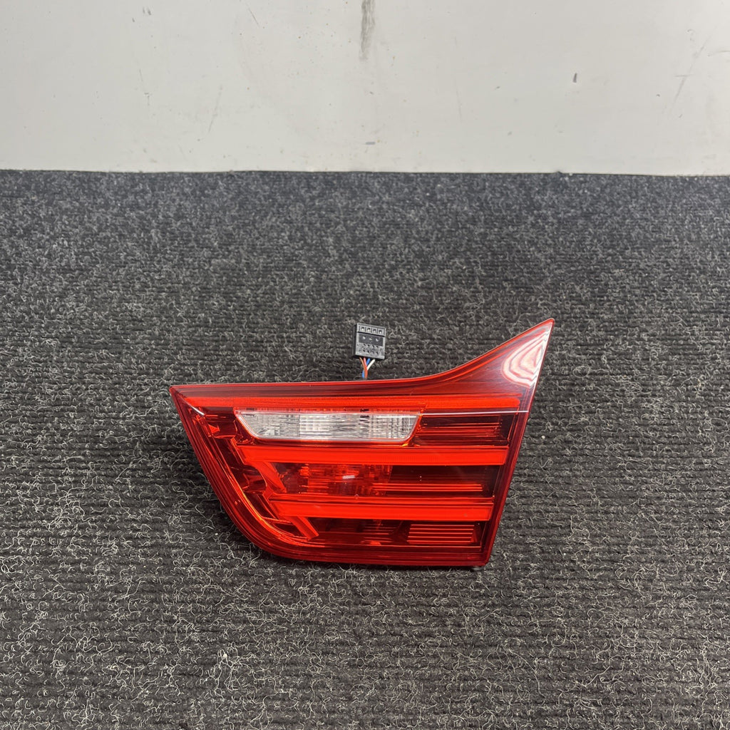 ☑️ 15-17 OEM BMW F82 M4 Coupe Rear Right Passenger Side Inner Stop Tail Light