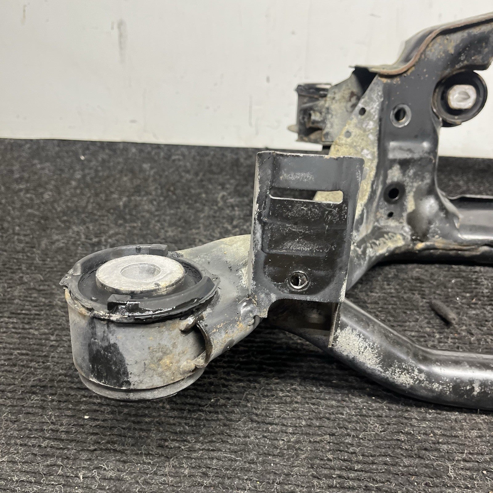 ☑️98-06 BMW E46 3 Series Rear Lower Axle Subframe Crossmember Carrier Cradle OEM