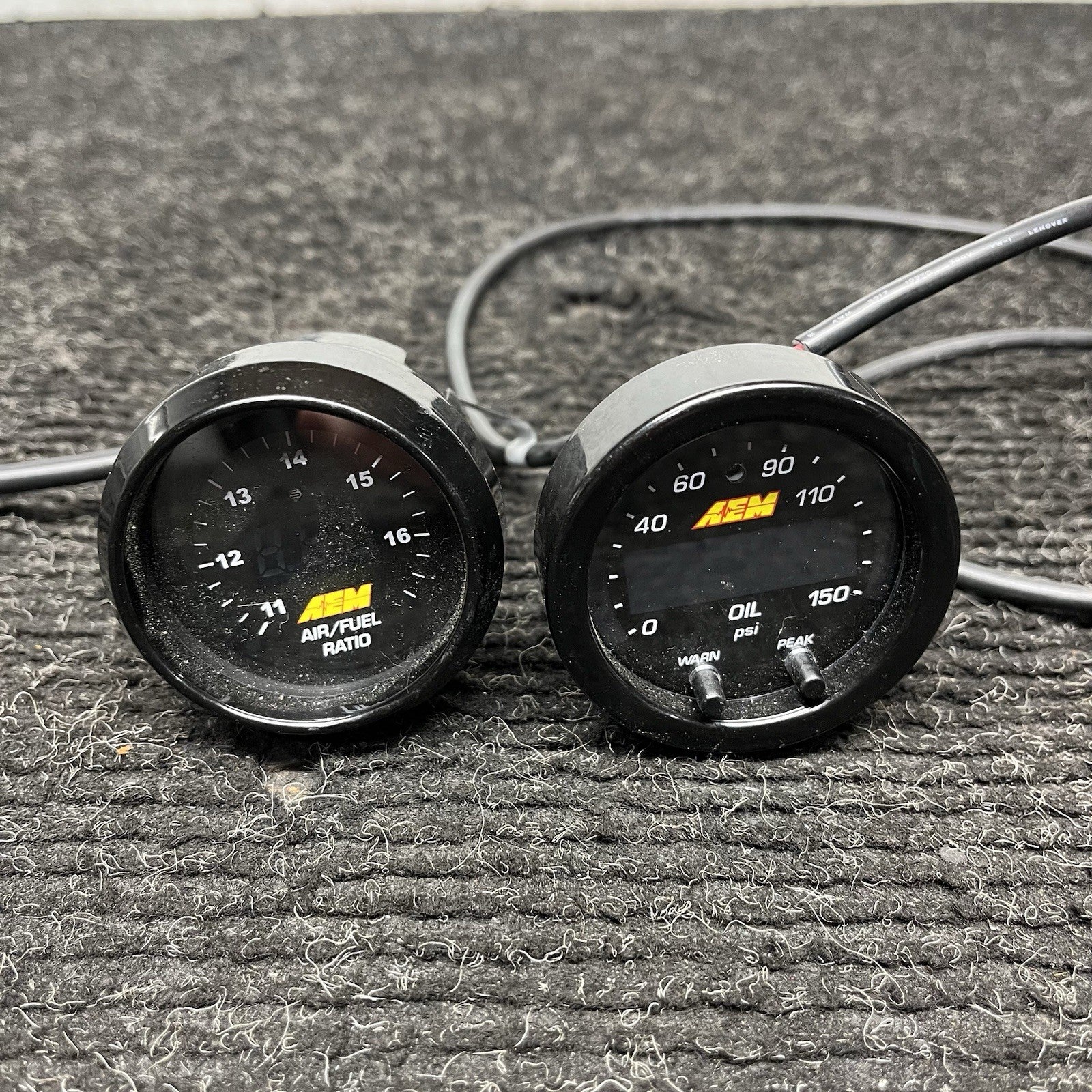 ☑️ AEM (2 Gauges Combo) - UEGO WideBand Air Fuel Ratio + Oil Pressure