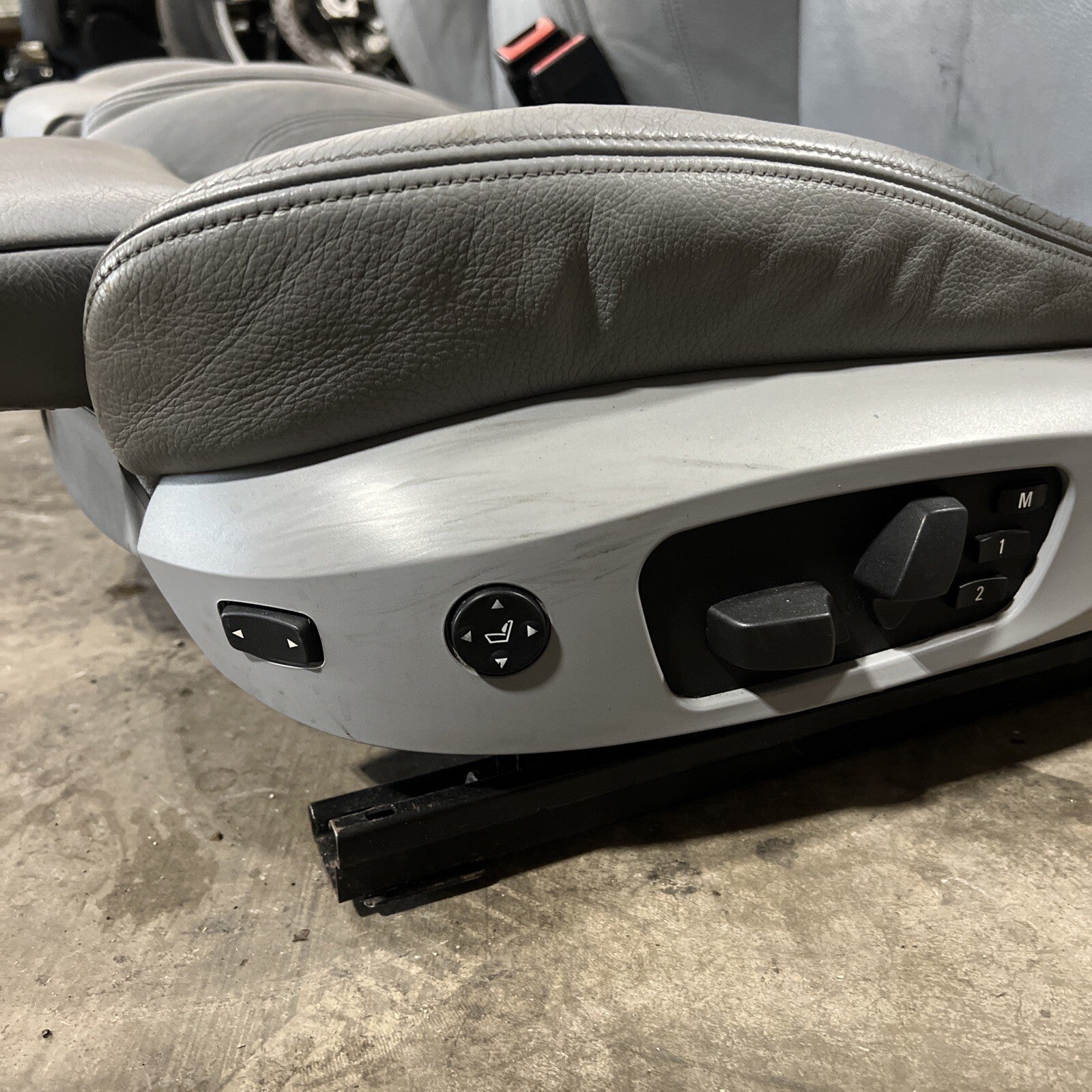 ☑️ 2008-2013 BMW E82 1-Series Coupe Leather Front Sport Seat Pair Grey OEM