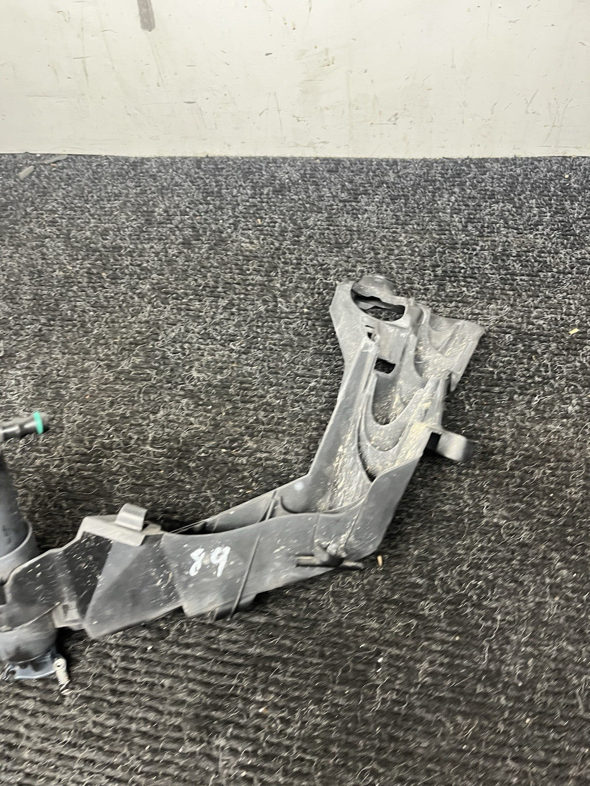 ☑️ 07-10 BMW E92/3 335 PreLci Front Right Passenger Headlight Arm Bracket Mount