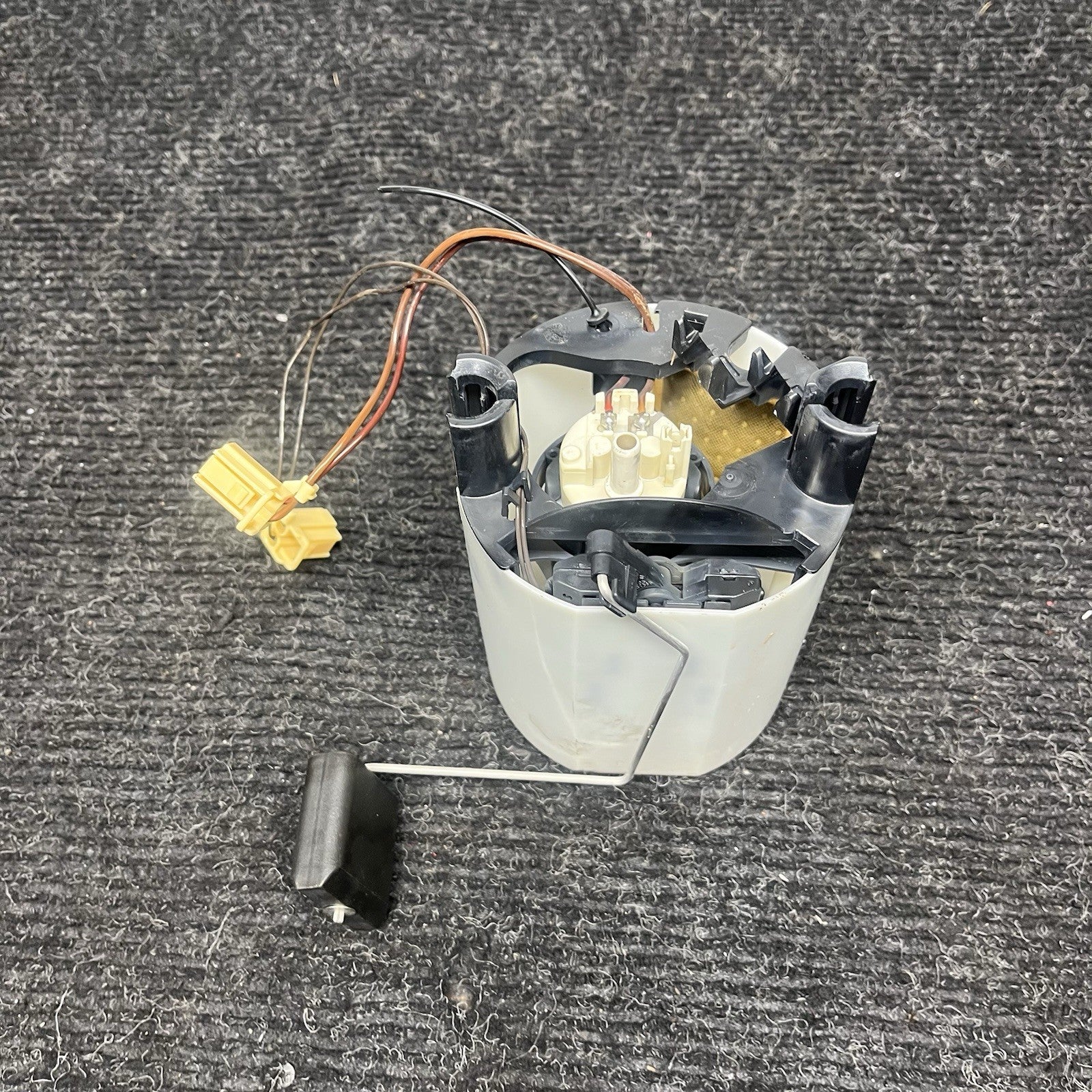 ☑️ 06-13 BMW E82 E88 E90 E91 E92 E93 128I 135I 328I 335I Fuel Pump Sending OEM