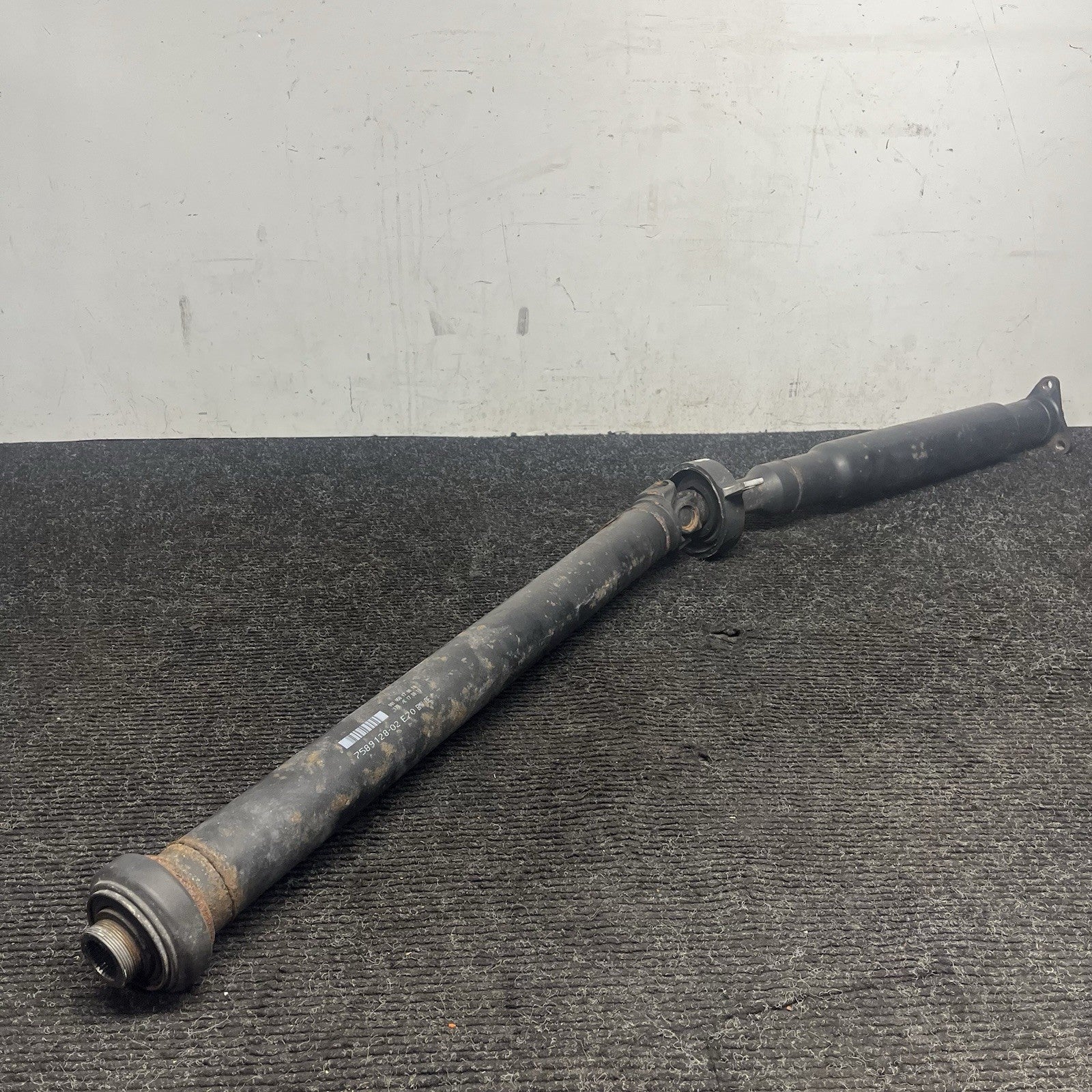 ☑️ 11-18 BMW E70 X5 15-19 E71 X6 3.0 REAR DRIVESHAFT PROPELLER SHAFT OEM 7589128