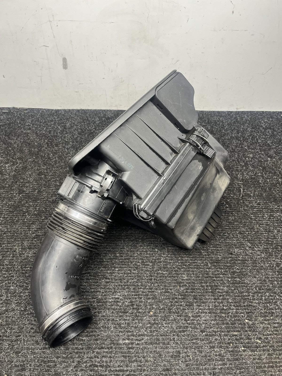 ☑️ 02-05 BMW Z4 E85 M54 2.5i l6 Air Airbox Intake Cleaner Filter Box 7514876 OEM