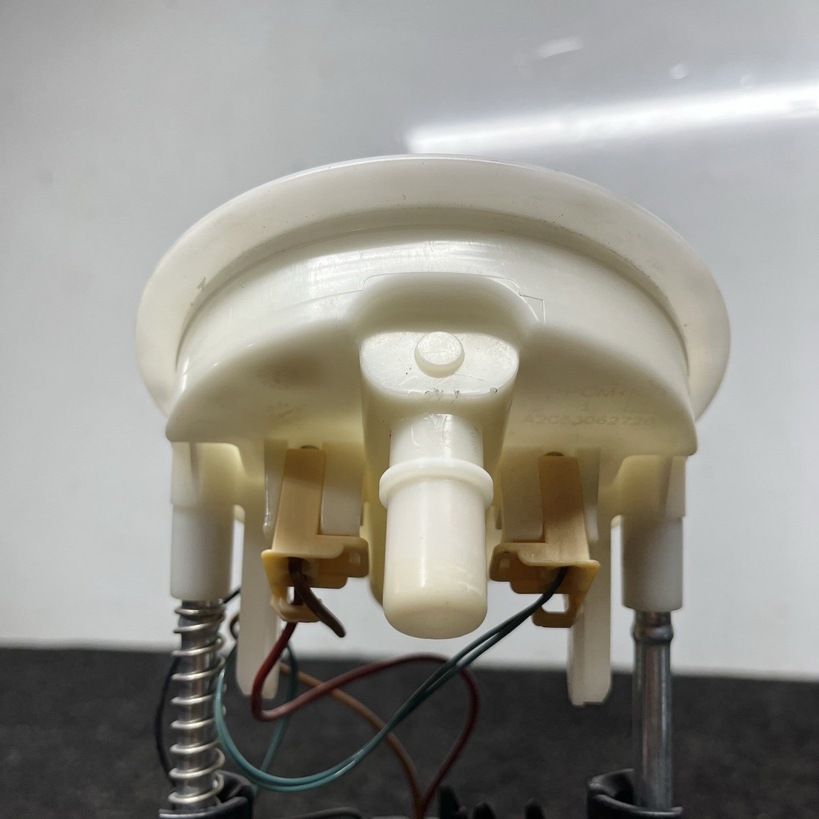 ☑️ 06-13 BMW E82 E88 E90 E91 E92 E93 135I 335I Fuel Pump OEM