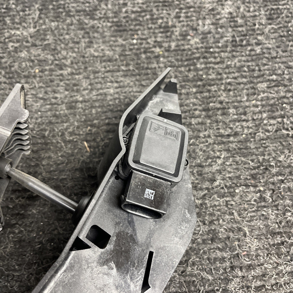 ☑️ 07-13 BMW 328i 335i E90 E92 E93 Gas Pedal Accelerator Sensor OEM 6852644