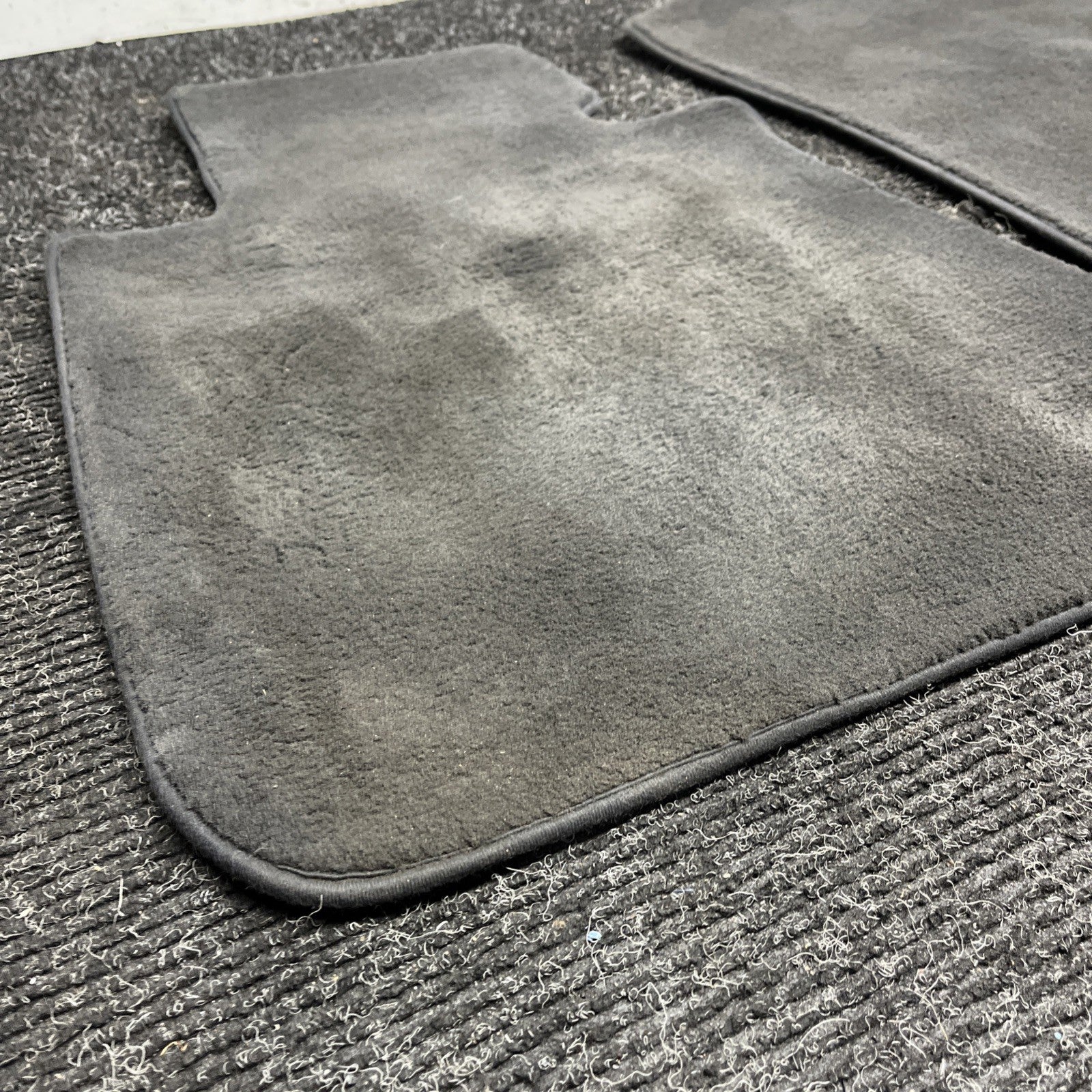 ☑️ Bmw Black Floor Mats Set Part Number 106480-11 OEM 3 And 5 Series