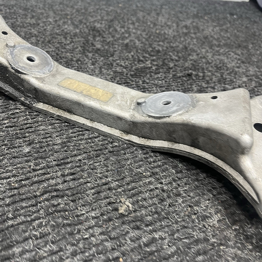 ☑️ 06-13 BMW E92 335i Automatic Transmission Mount Bracket Support OEM