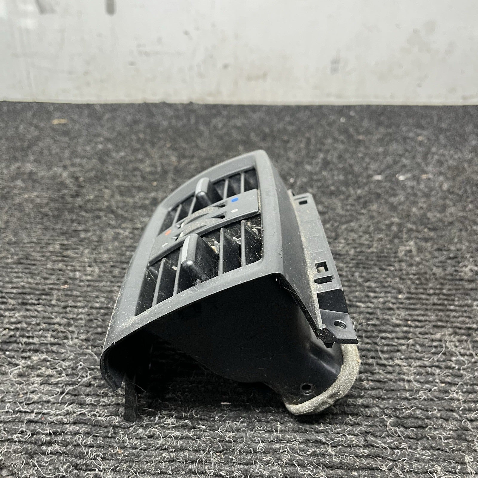 ☑️ 11-18 BMW X3 Rear Center Console Air Conditioning Vent Grille OEM 9200888