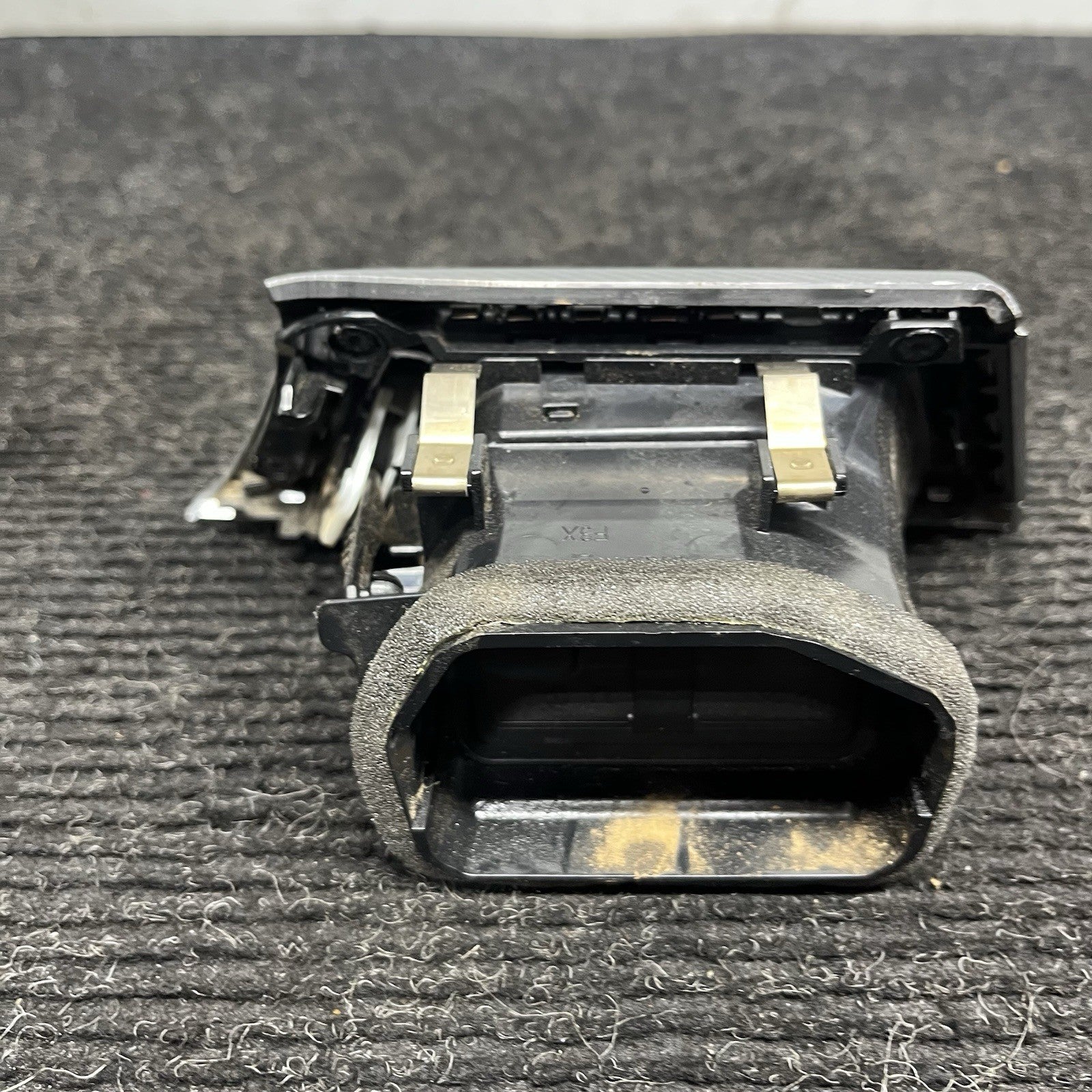 ☑️ 2012-2018 BMW 328i F30 Left Side Carbon Aluminum Air Vent 9218549-11 OEM