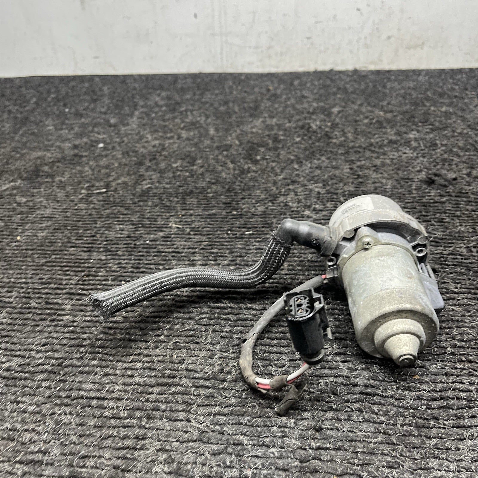 ☑️ 08-13 OEM BMW E90 E92 E93 M3 Engine S65 Brake Booster Vacuum Pump
