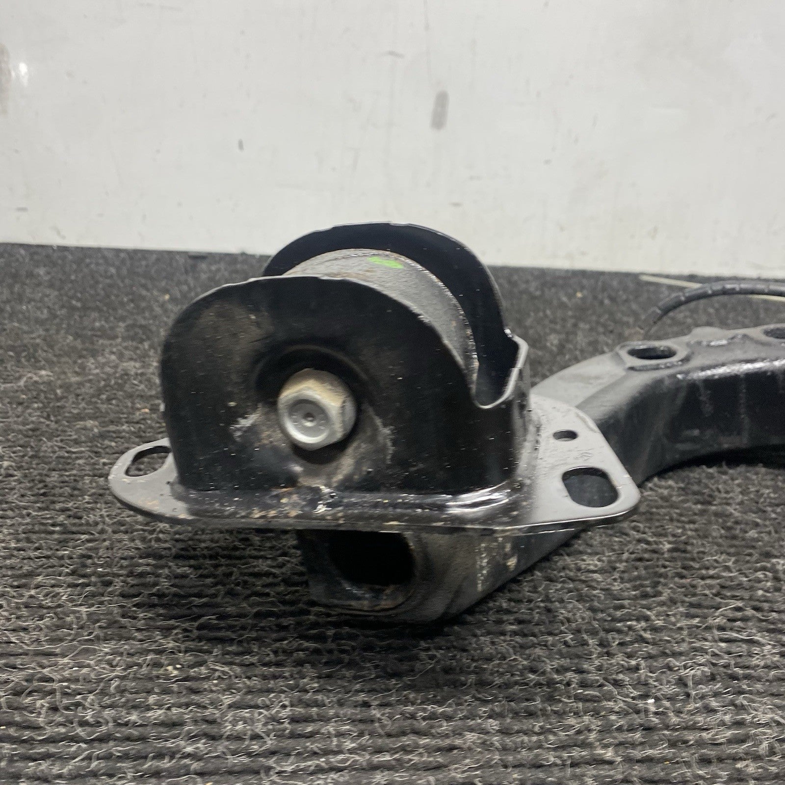☑️ 03-08 BMW E85 E86 Z4 Rear Left Driver Side Spindle Knuckle Hub w/ Shield OEM