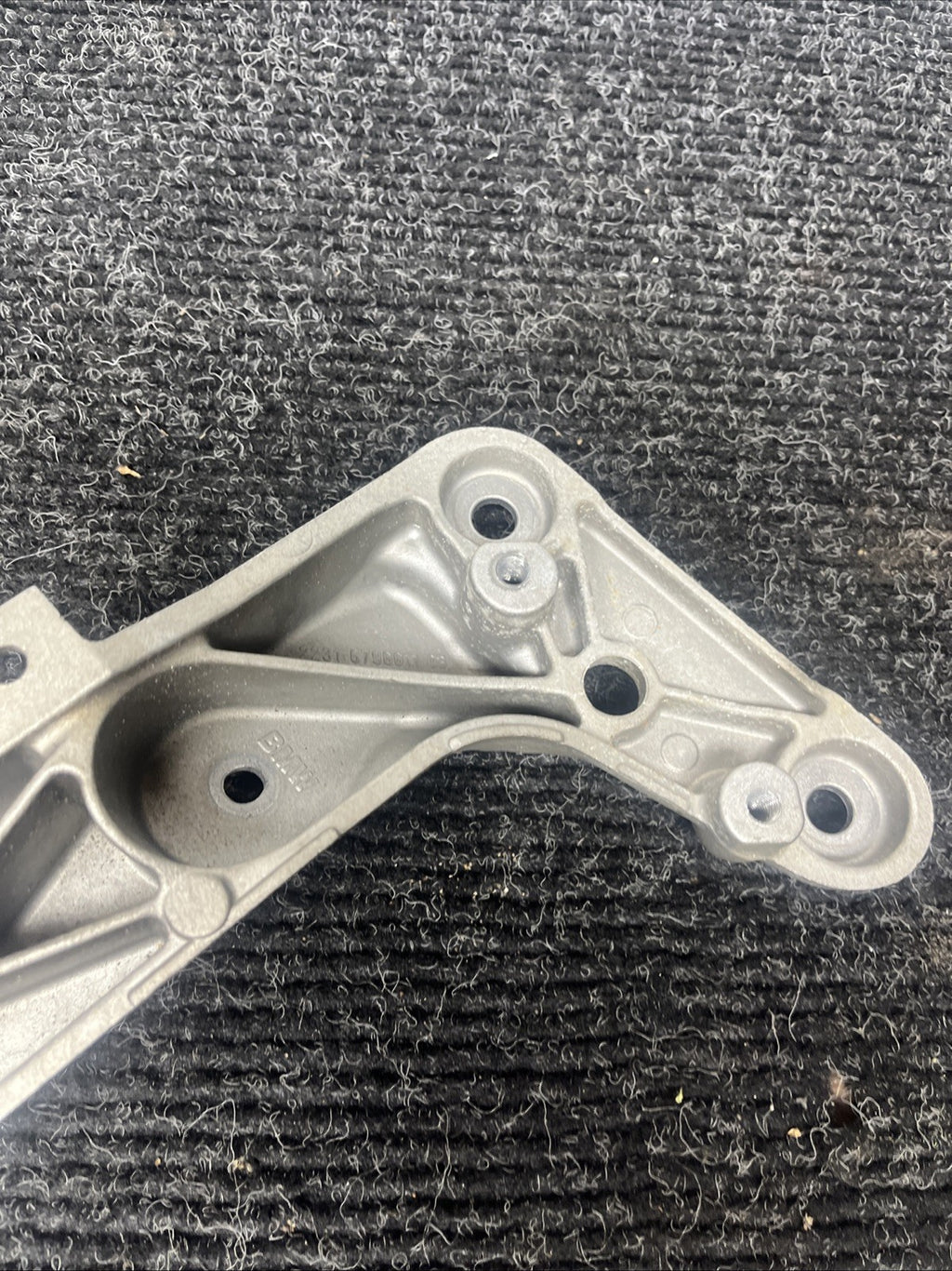 ☑️12-16 BMW F30 F32 RWD AUTOMATIC TRANSMISSION GEARBOX SUPPORT MOUNT BRACKET OEM
