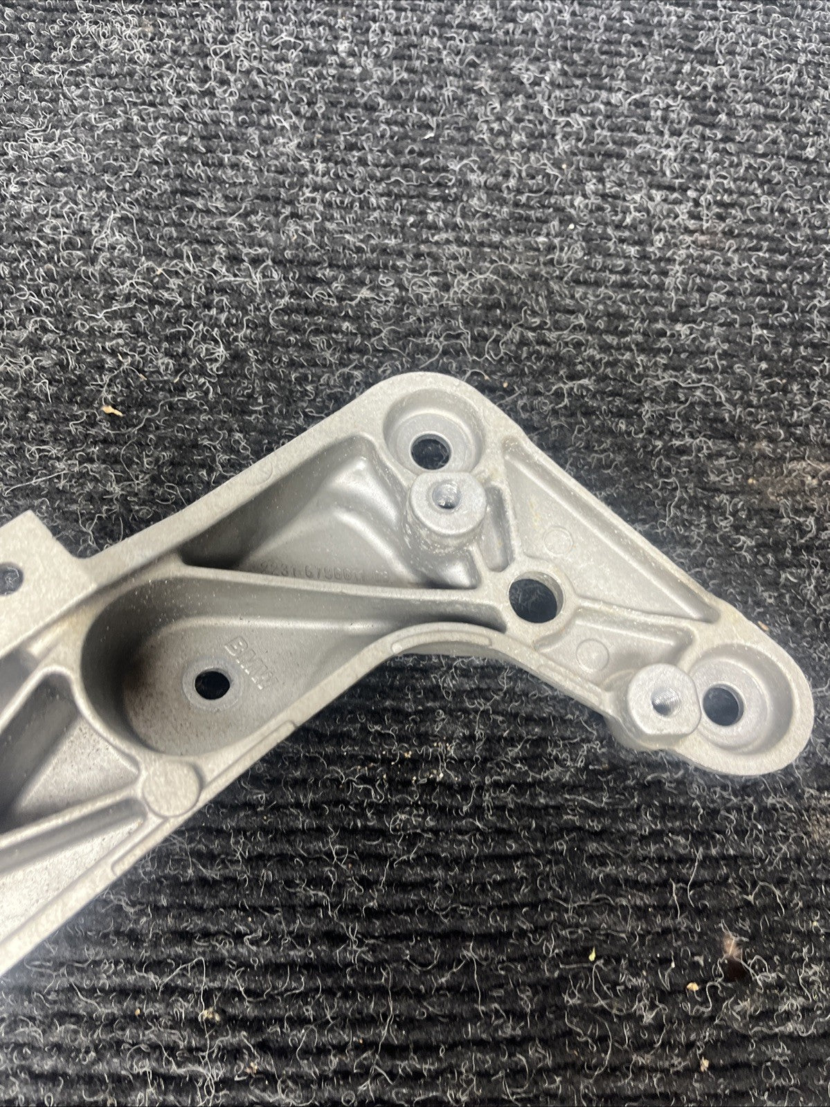 ☑️12-16 BMW F30 F32 RWD AUTOMATIC TRANSMISSION GEARBOX SUPPORT MOUNT BRACKET OEM