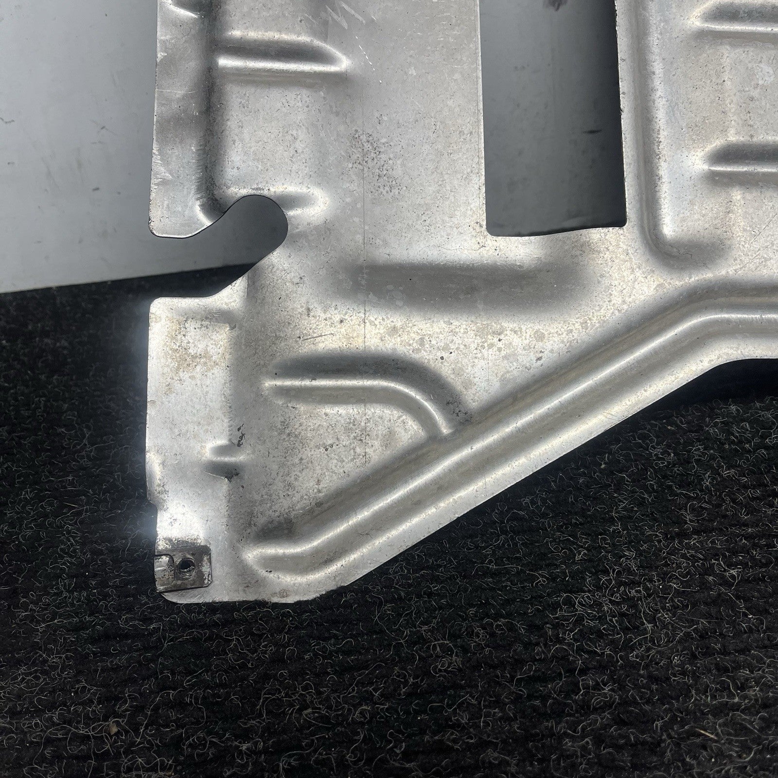 ☑️ 2007-2013 BMW X5 - Center Underbody Shield Panel / Liner 7158386