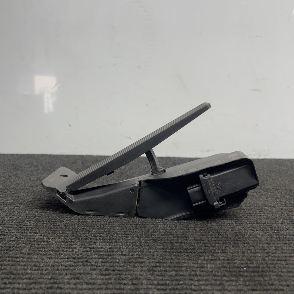 ☑️ Bmw E82 F88 128i 135i Gas Throttle Floor Pedal Lever Module Oem
