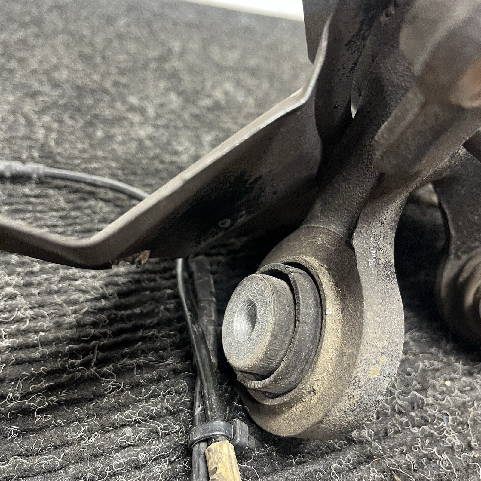 ☑️ 2008-2011 BMW E92 E93 E90 M3 REAR RIGHT SPINDLE KNUCKLE WHEEL HUB BEARING