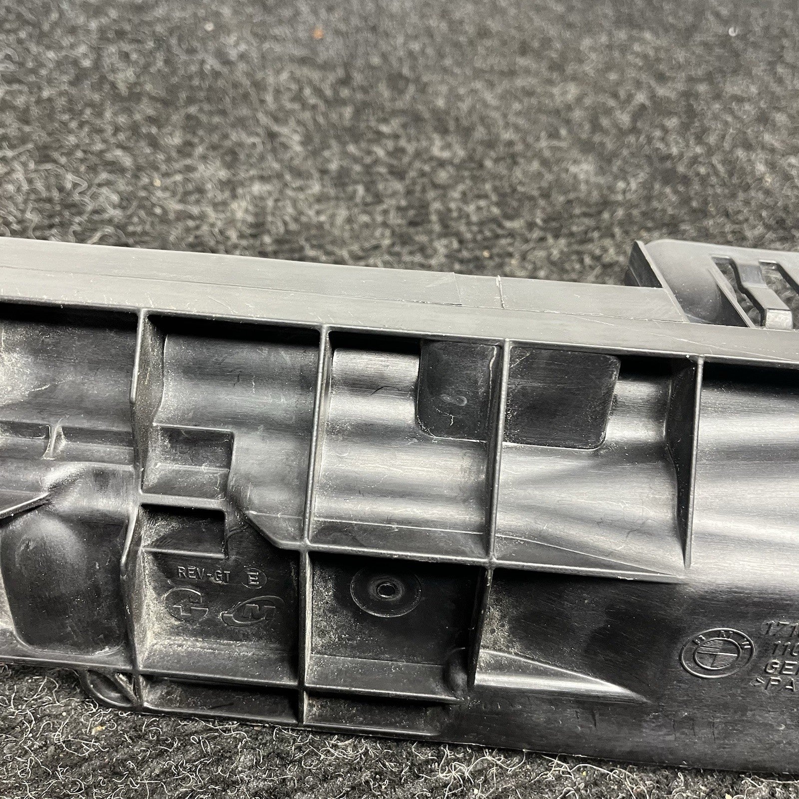 ☑️07-13 OEM BMW E82 E88 E90 E92 E93 335 Front Radiator Bracket Pair Left Right