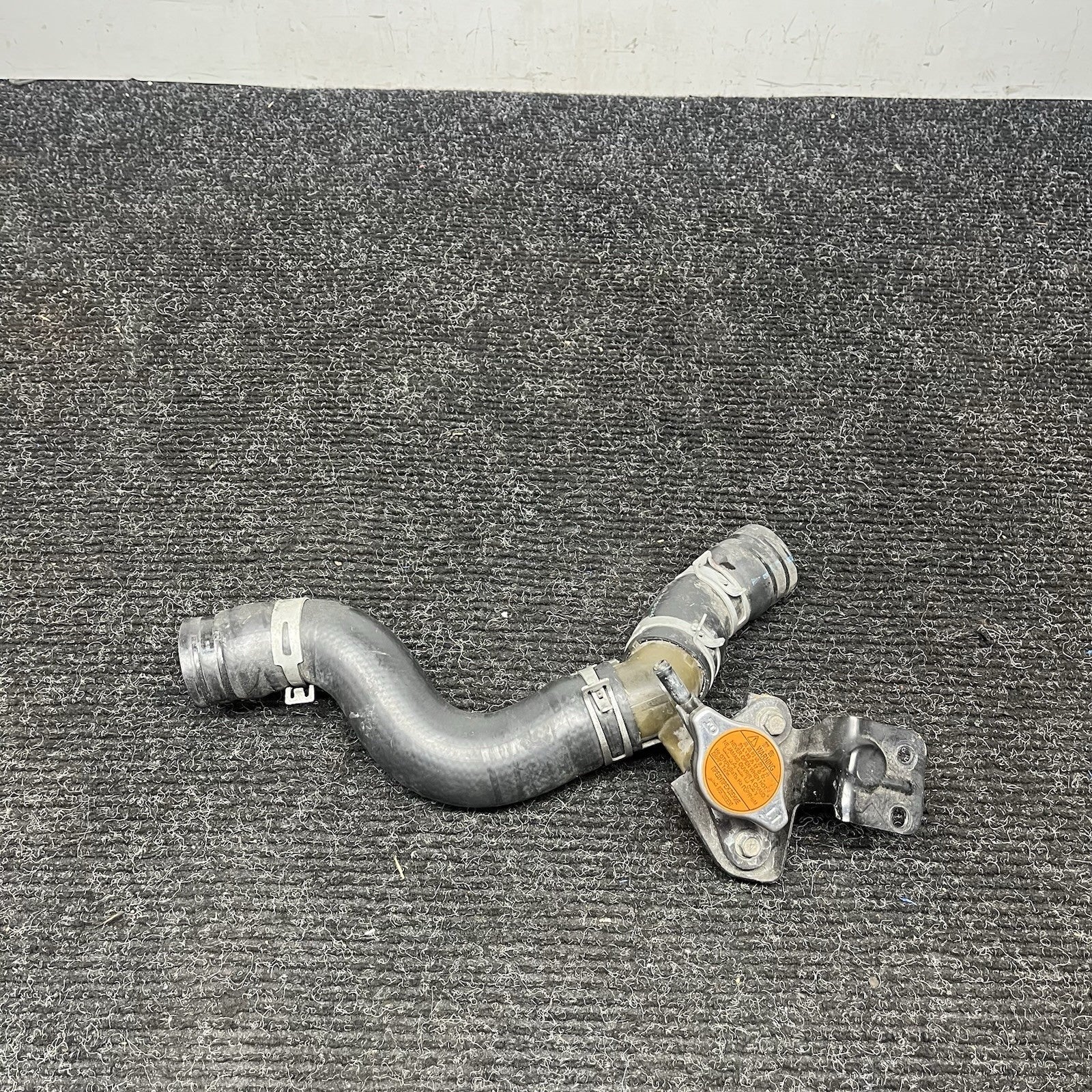☑️ 2013-2020 Toyota 86 BRZ Scion FRS Engine Radiator Upper Cap Coolant Hose OEM