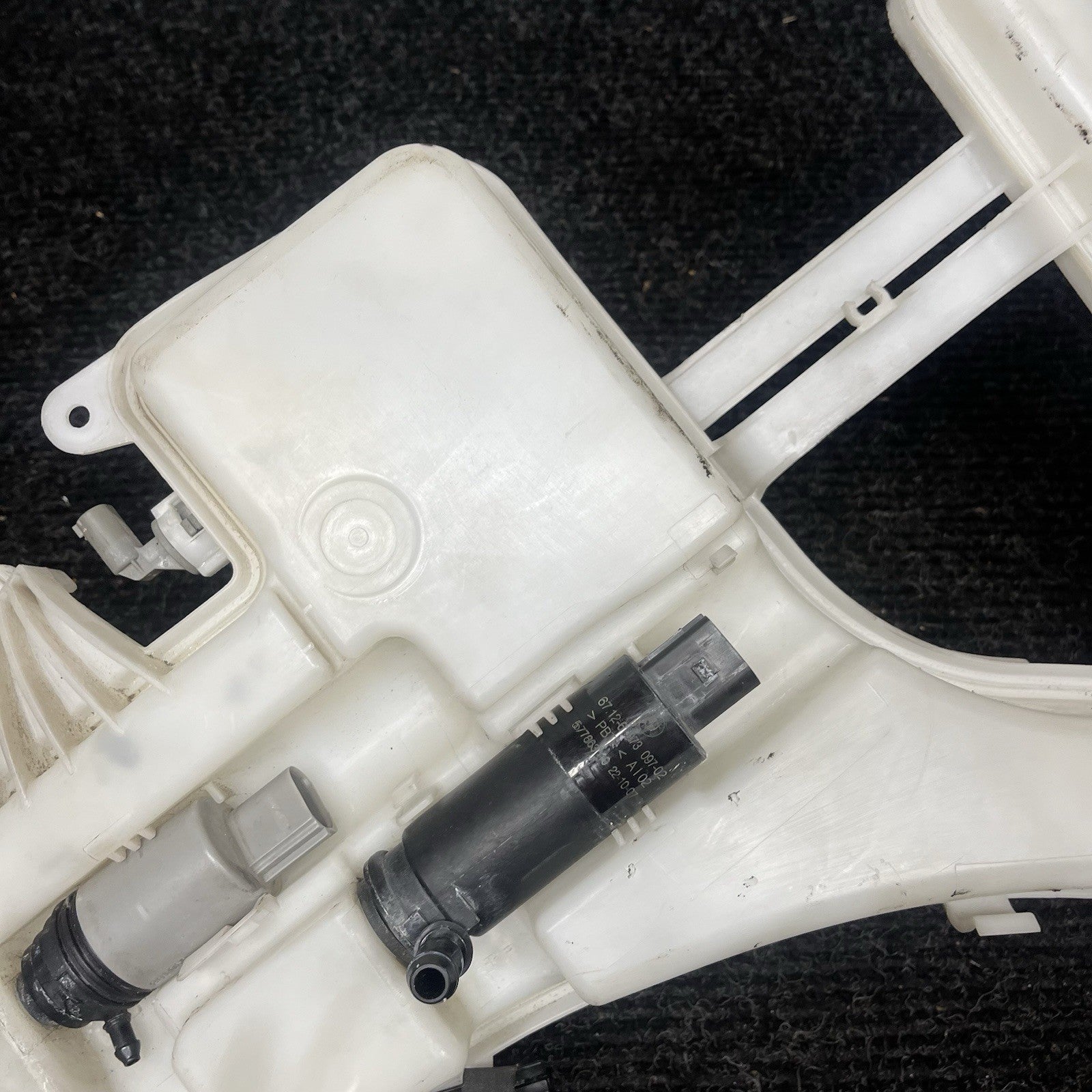 ☑️ 08-13 BMW E92 E93 M3 FRONT WINDSHIELD WASHER FLUID RESERVOIR TANK OEM
