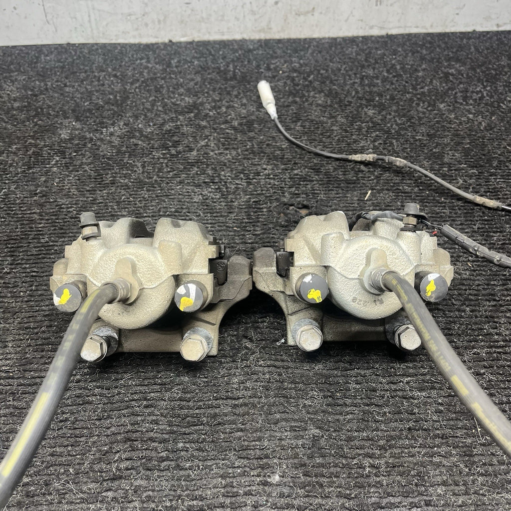 ☑️ 07-13 BMW E90 E92 E93 328i Rear Right Brake Caliper Carrier Pair OEM