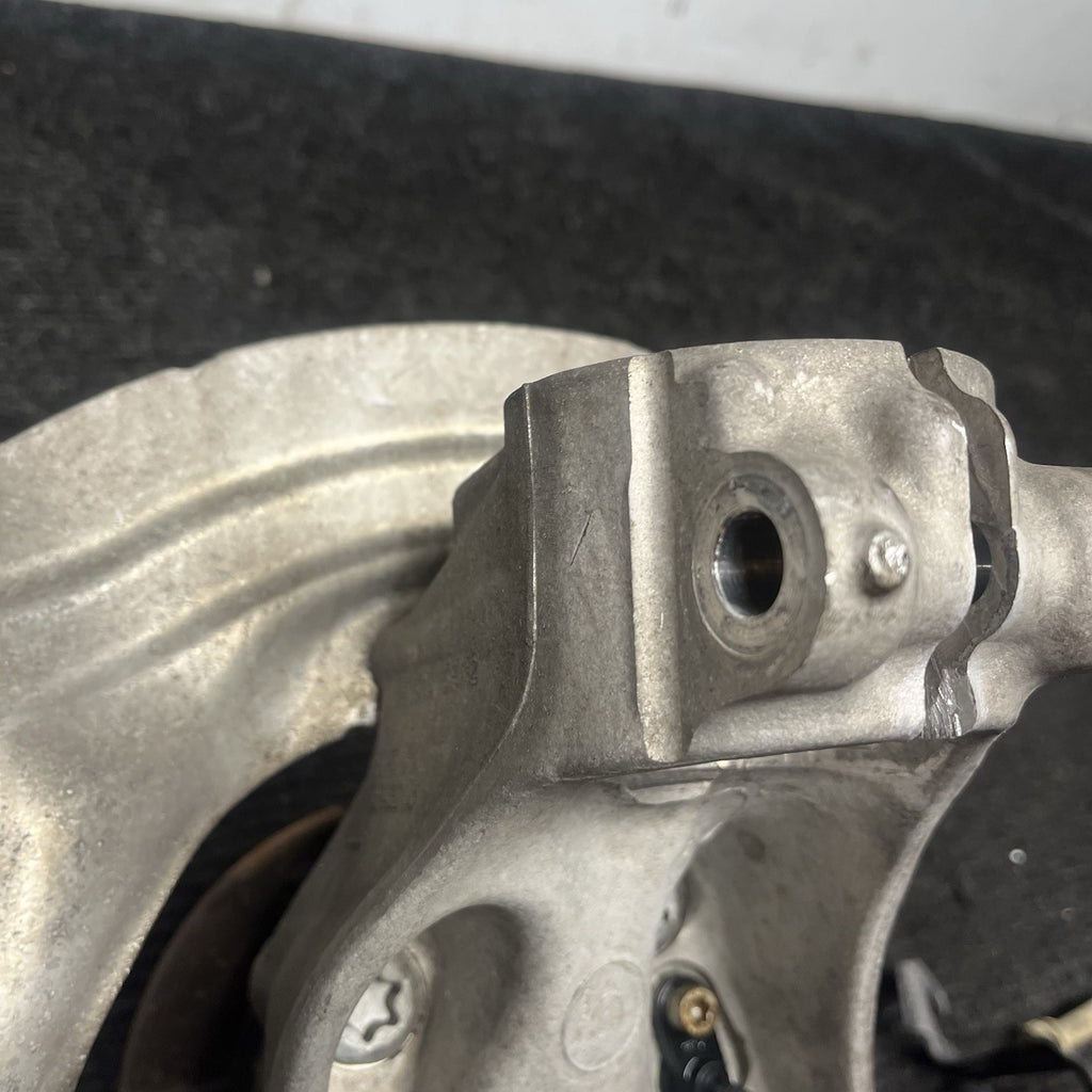 ☑️ 14-17 BMW F22 F23 M235i Front Right Passenger Spindle Knuckle Hub RWD OEM