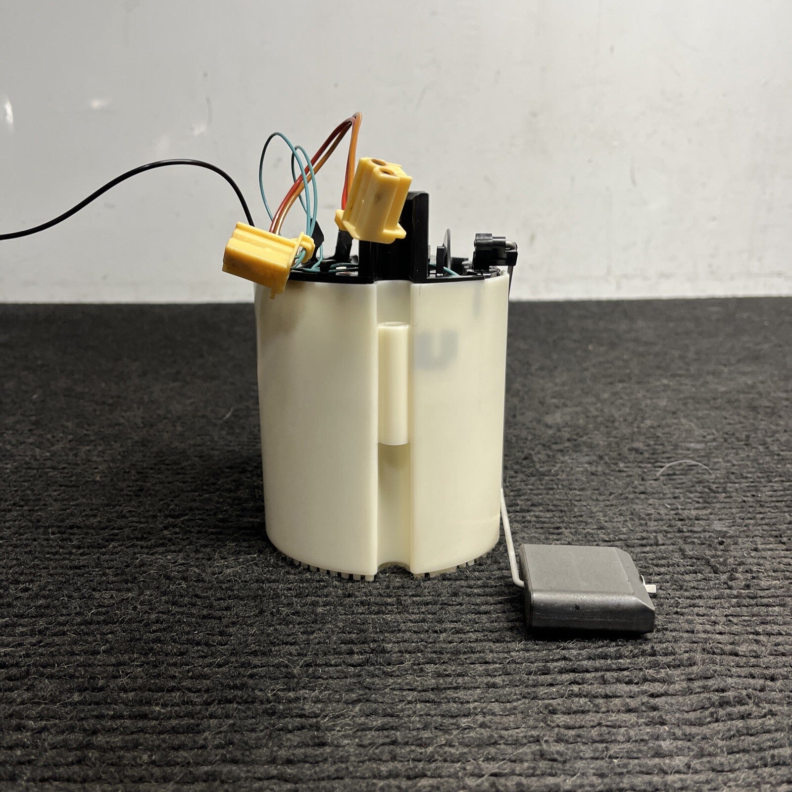 ☑️ 06-13 BMW76k E90 E84 E82 E88 E92 135i 335i X1 Right Fuel Pump Assembly OEM