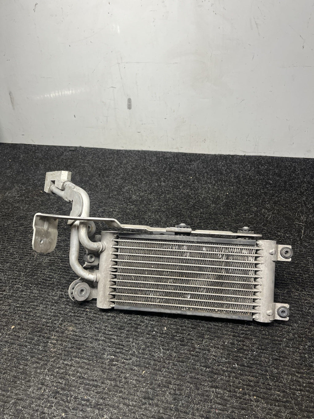 ☑️ 08-13 BMW E90 E92 E93 M3 OEM Right Passenger Engine Oil Cooler Radiator